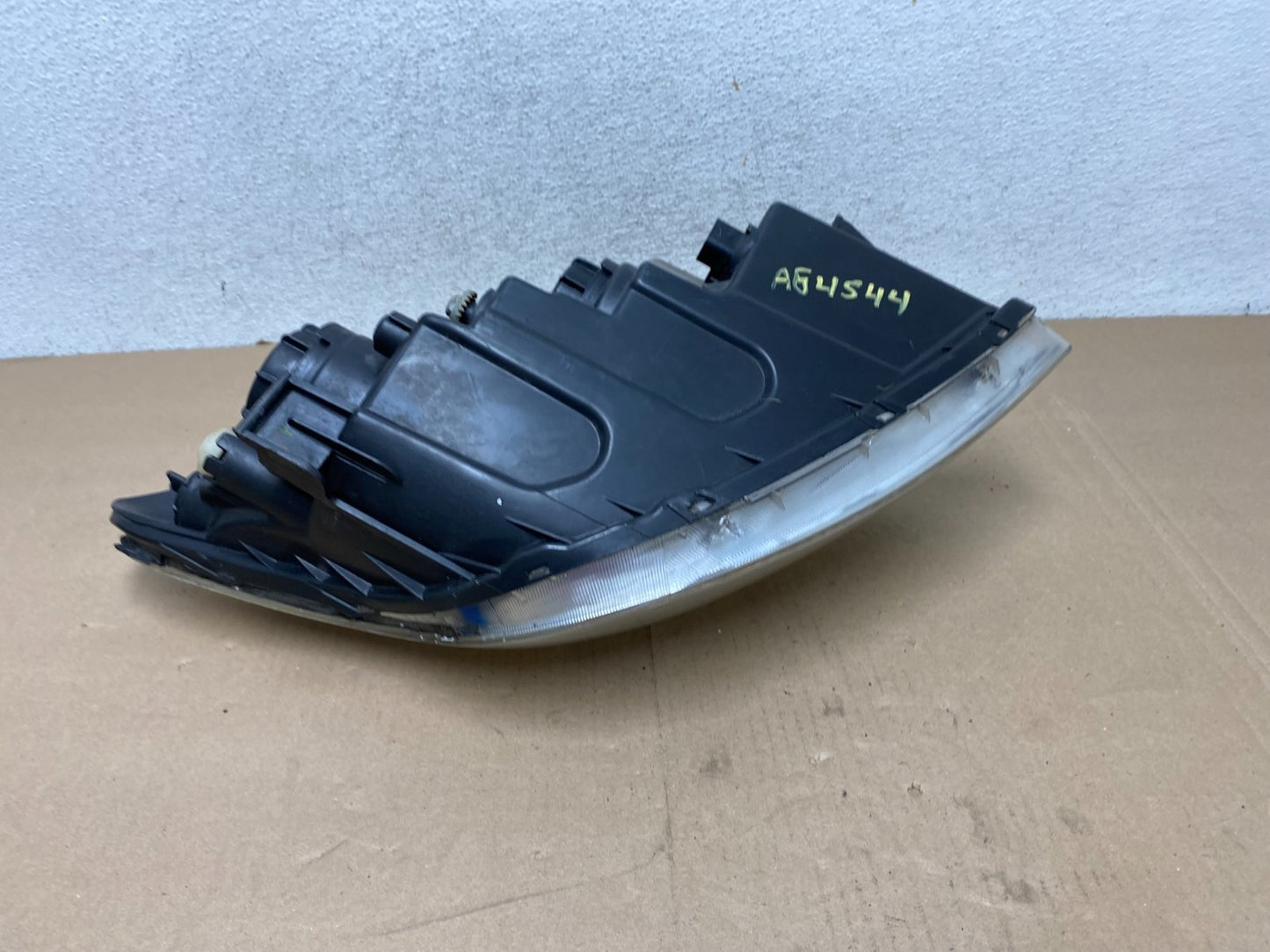 2010 to 2012 Hyundai Elantra Touring Left Driver Headlight Halogen AG4544 DW8