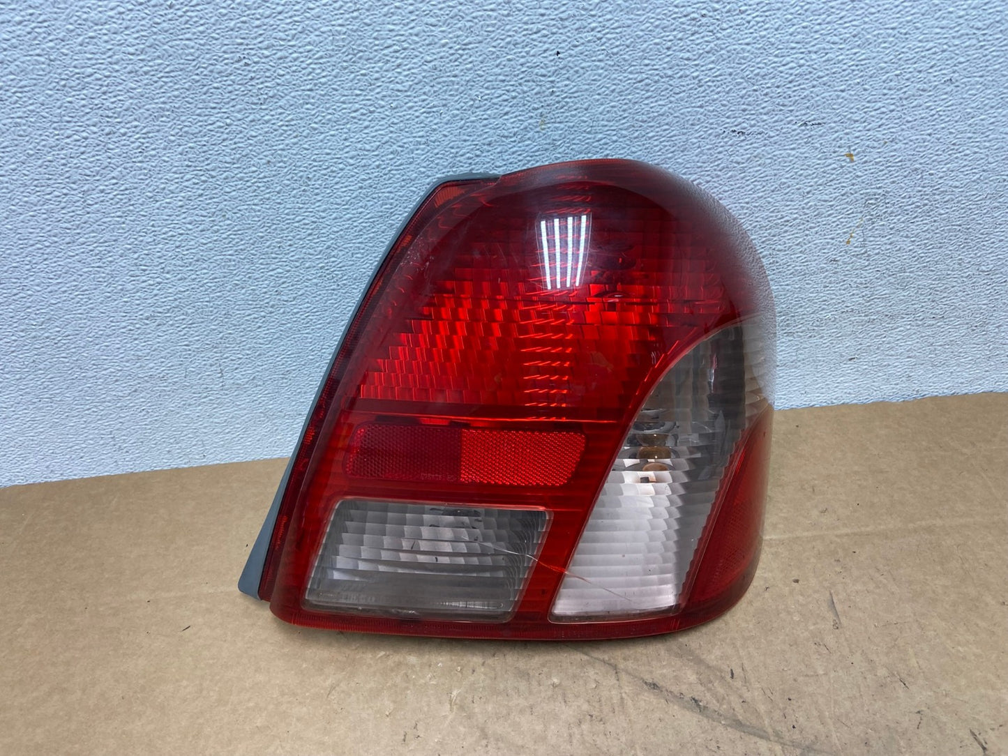2000 to 2002 Toyota Echo Right Passenger RH Side Tail Light AD6247 LK0