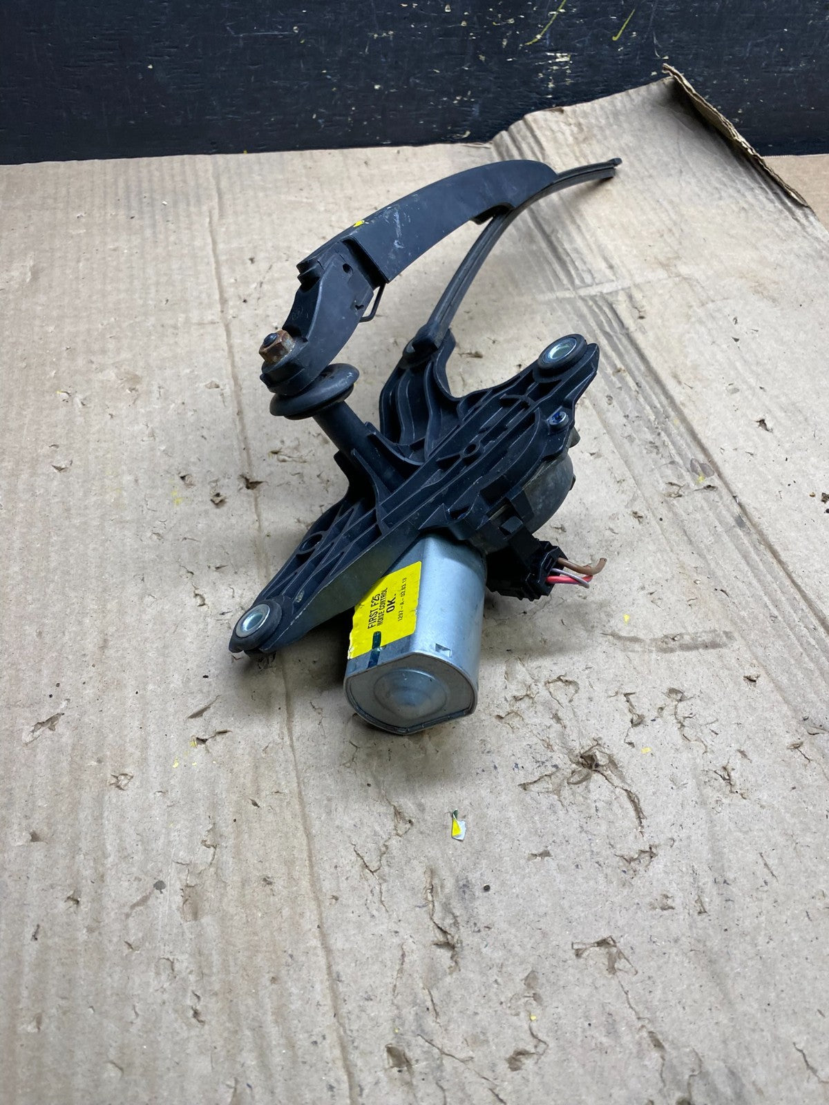 2011 to 2017 BMW X3 Rear Windshield Wiper Motor OEM X1998 DG1