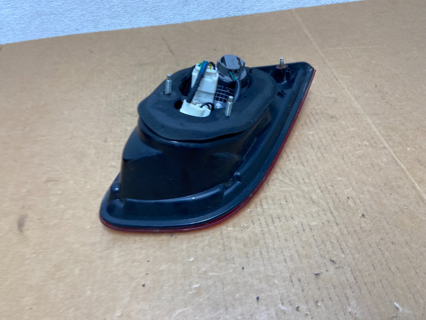 2010 - 2012 Hyundai Santa Fe Right Passenger RH Tail Light Inner AD9095 DW3