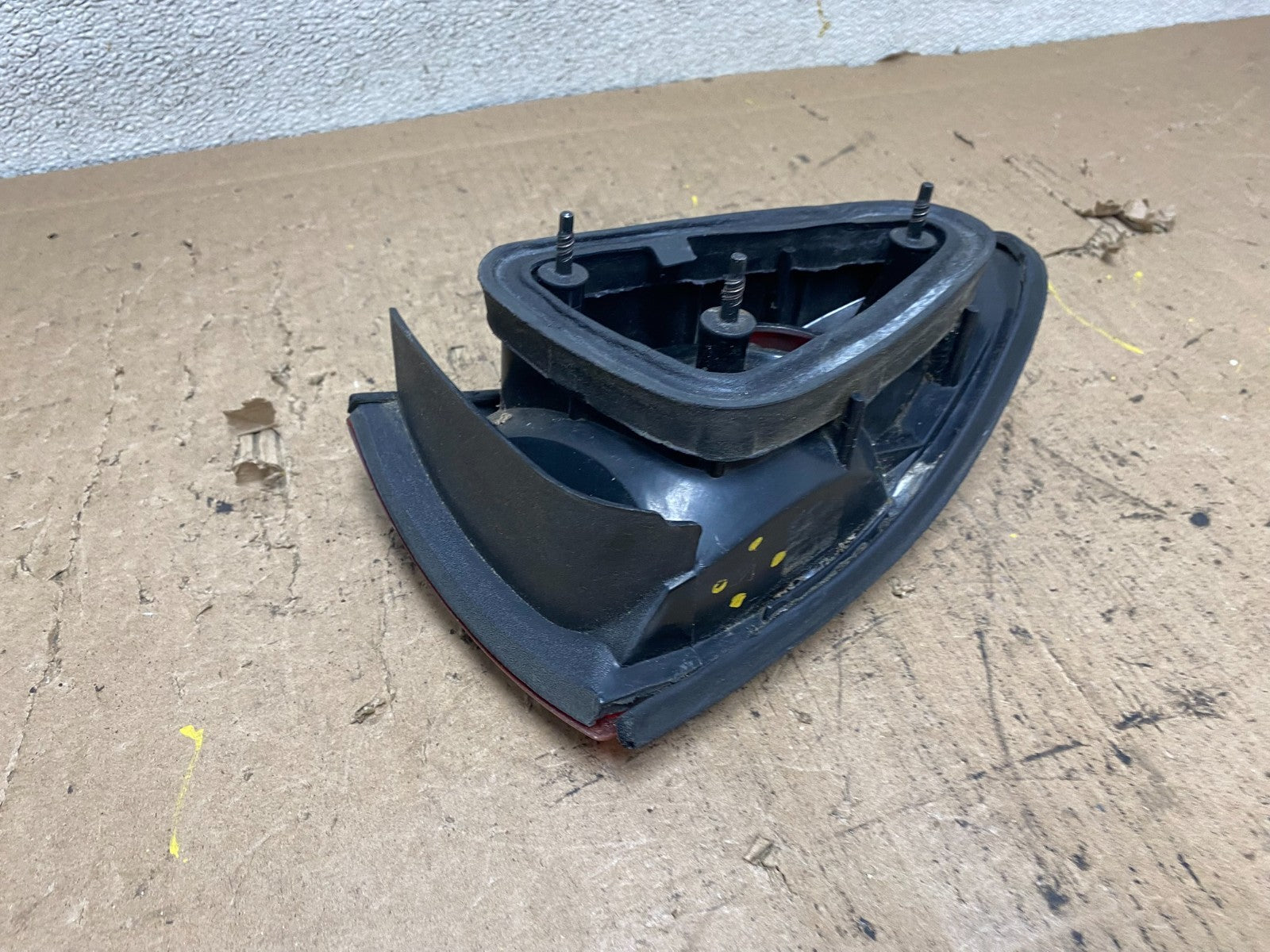 2000 to 2002 Chevrolet Cavalier Right Passenger  Side Tail Light OEM S1630 DW6