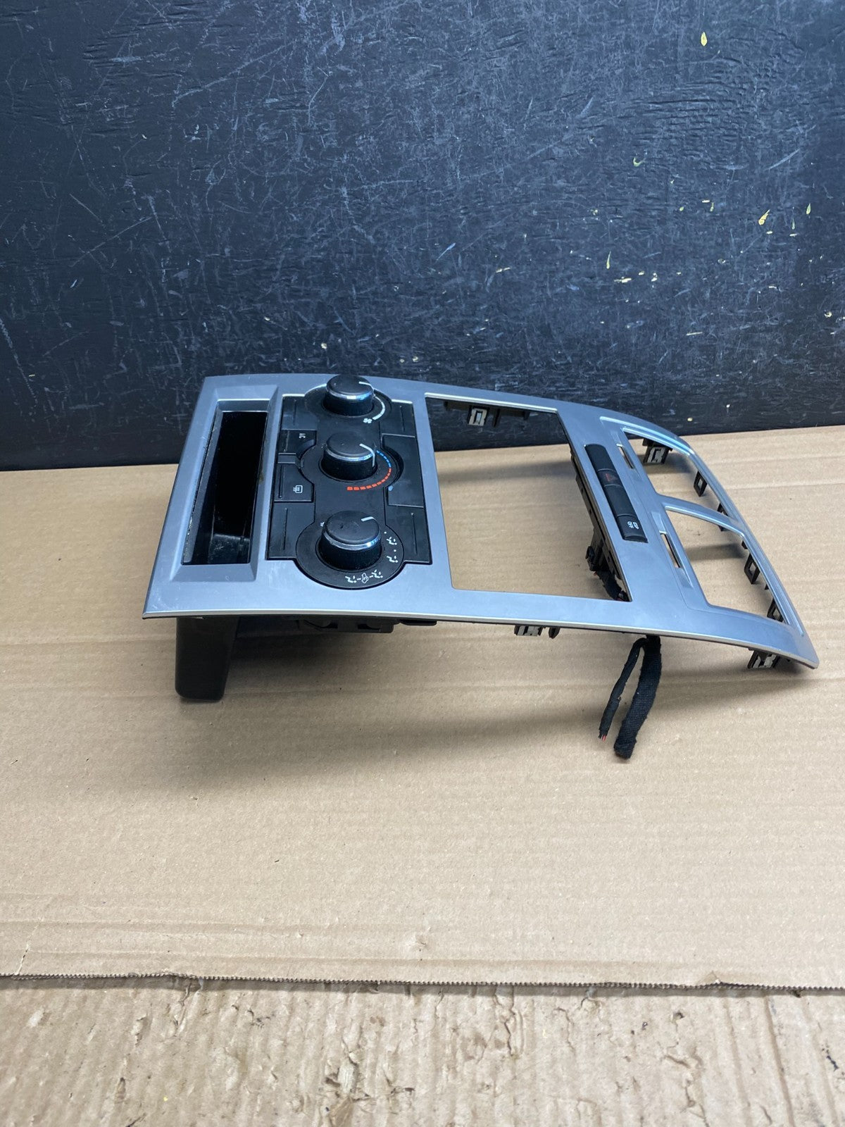 2008 - 2010 Dodge Charger Dash Climate Temperature Control Radio Bezel AF6564 DG2