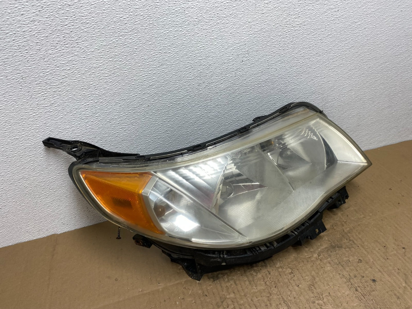 2009 - 2013 Subaru Forester Right Passenger Side Halogen Headlight OEM AB8468 DW2