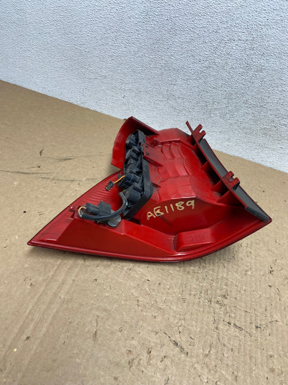 2002-2005 Mercedes ML 350 Ml-Class Right Passenger Rh Side Tail Light AG1189 LK6