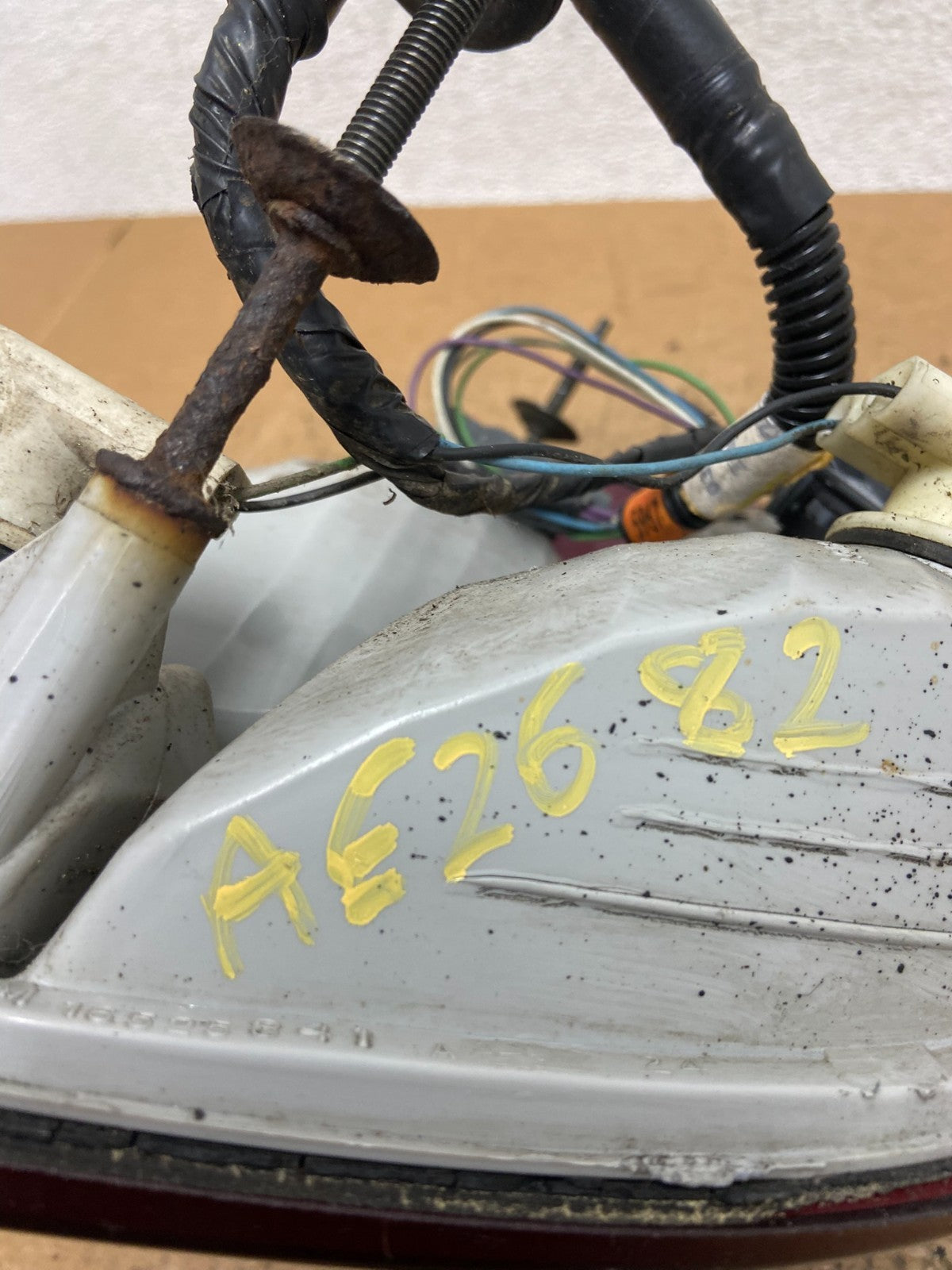 2001 to 2003 Oldsmobile Aurora Left Driver LH Side Tail Light AE2682 DG6