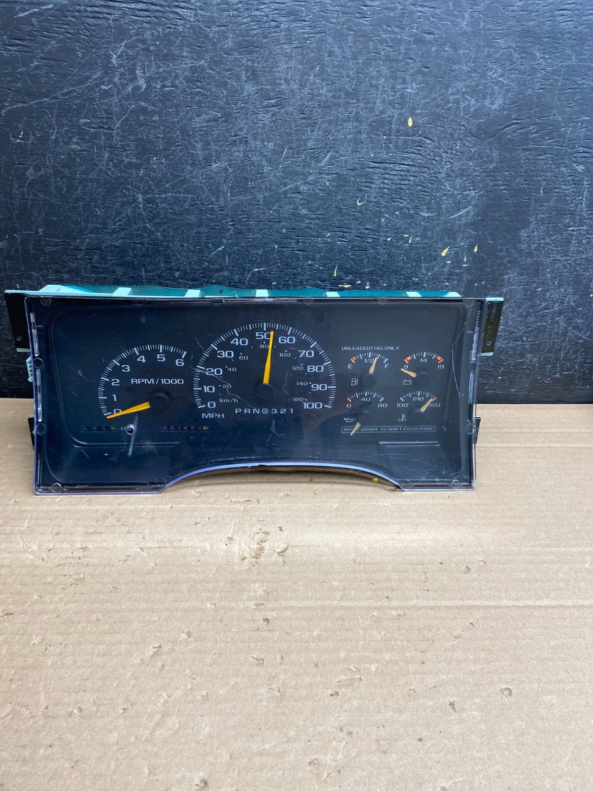 1995 to 1999 Chevrolet Silverado Suburban Cluster Gauge Speedometer AG02960