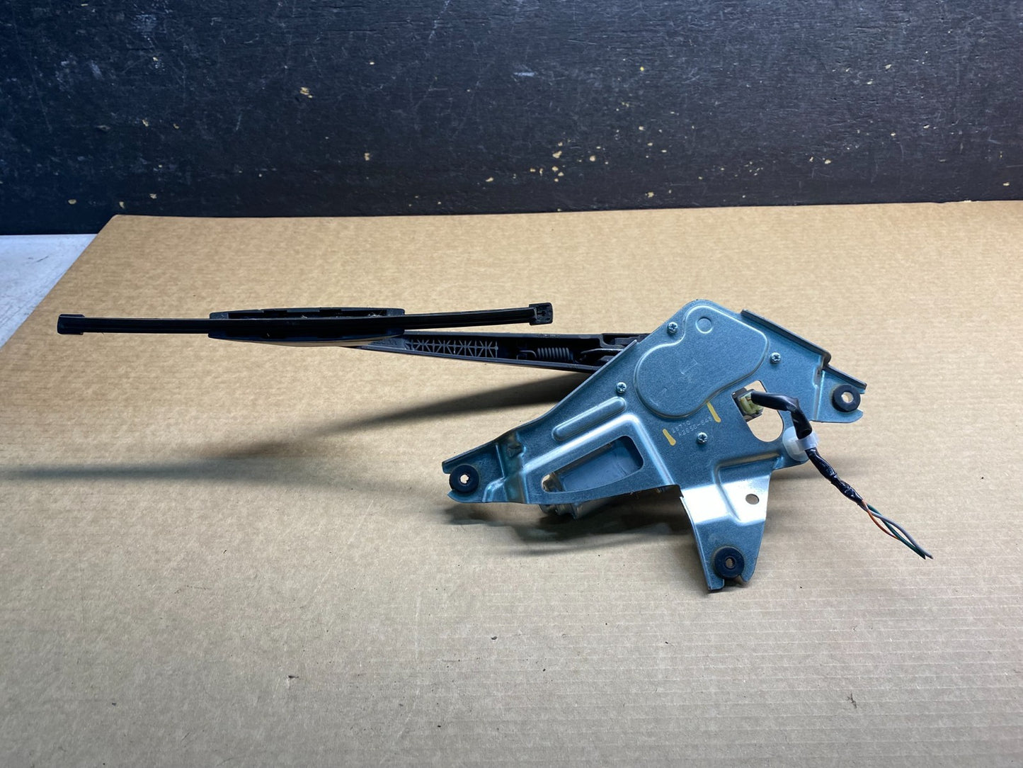 2011 to 2017 Infiniti QX56 QX80 Rear Wiper Motor OEM Z9042 DG5