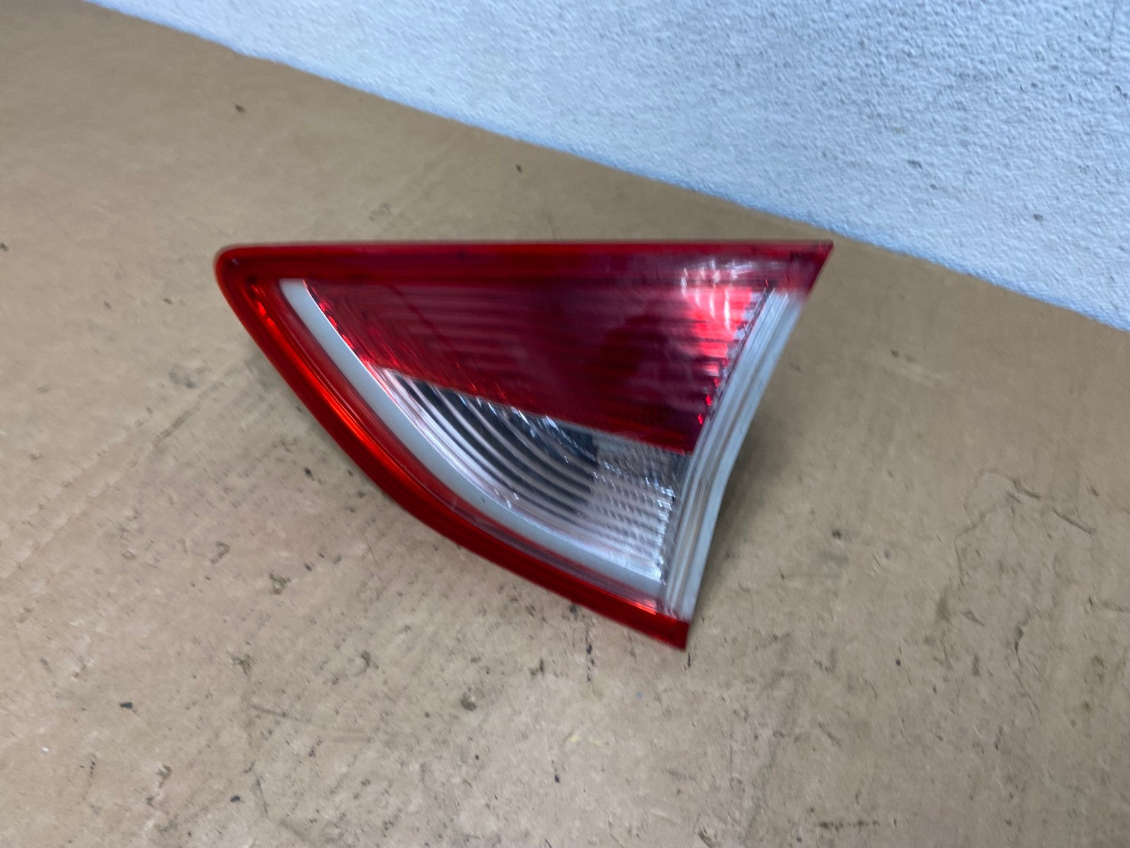 2013 to 2016 Ford Escape Right Passenger RH Side Inner Tail Light AD1346 LK1