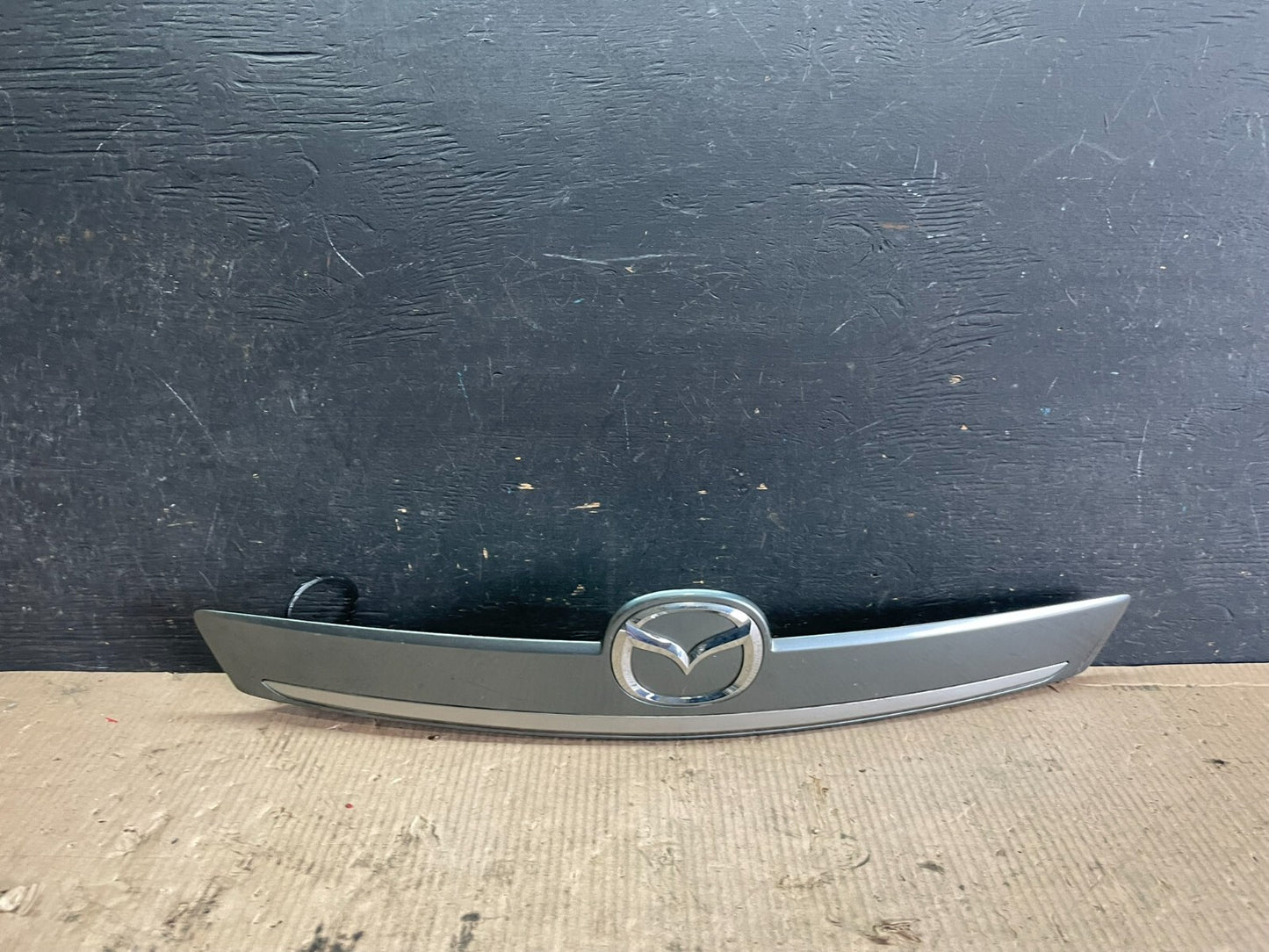 2007-2009 Mazda CX-9 Trunk Lid Garnish Panel Molding Trim Backup Camera M2972 DG0
