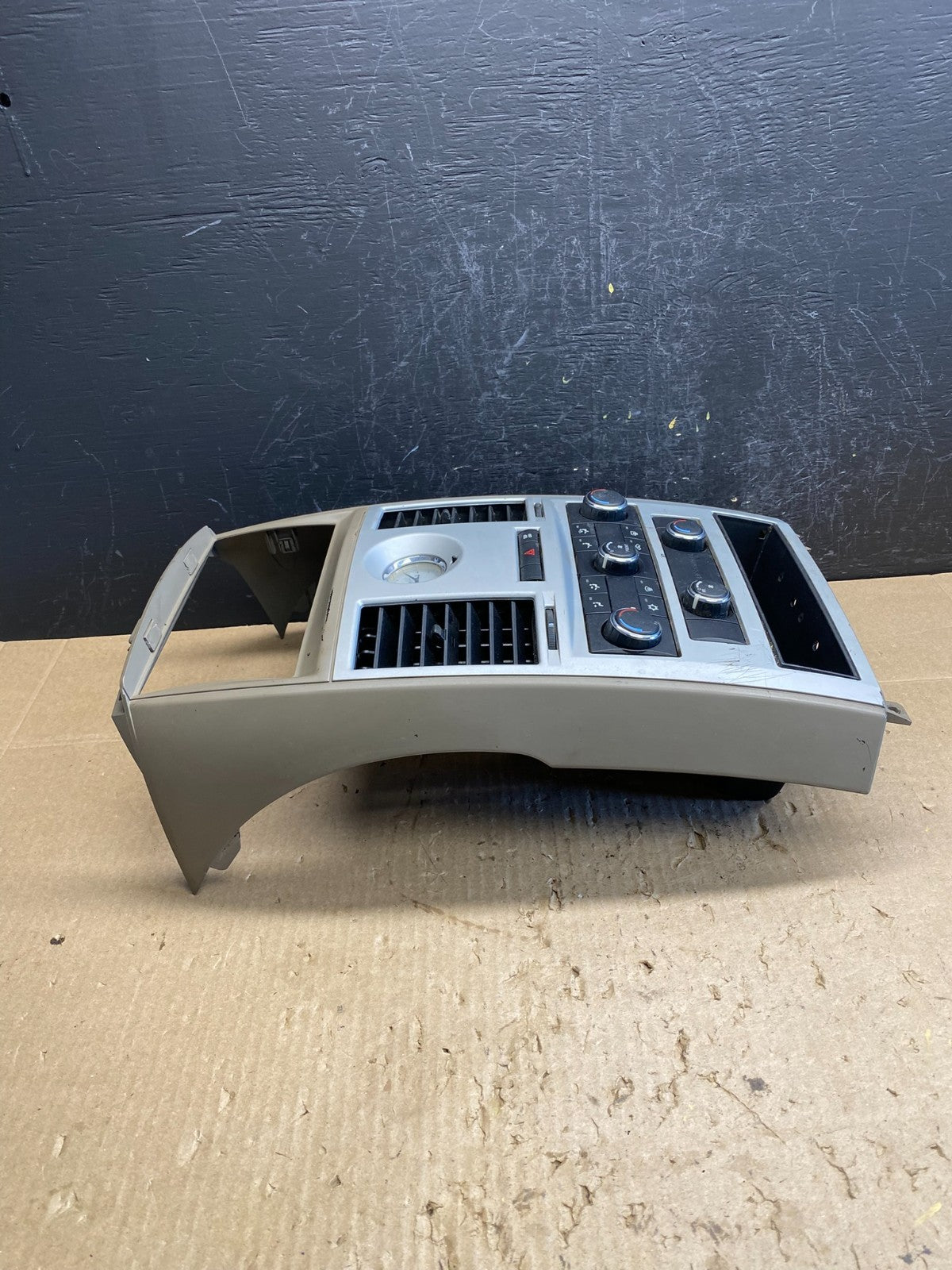 2008-2010 Chrysler Town Country Climate Control Panel Center Dash Trim AC9071 DG1