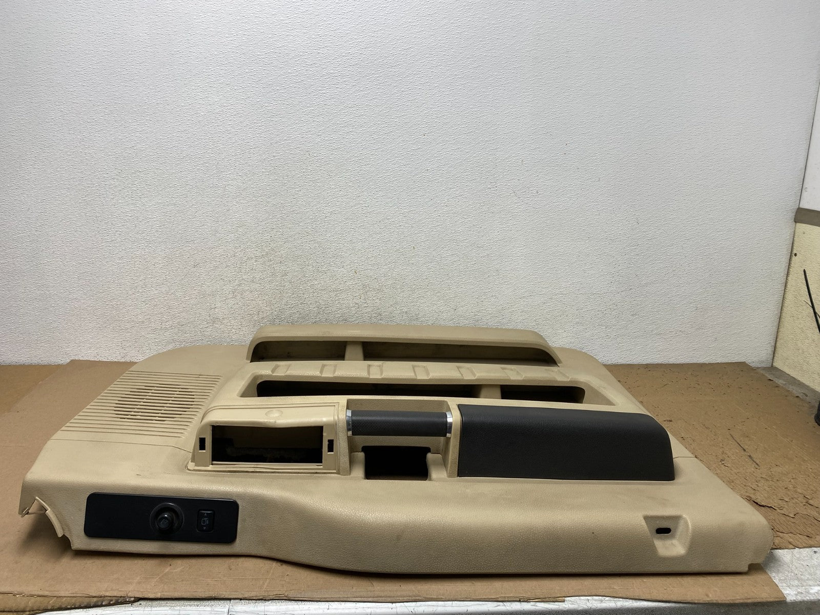 2008 to 2010 Ford F250 F350 Front Left Side Interior Door Panel AF4961 DW5