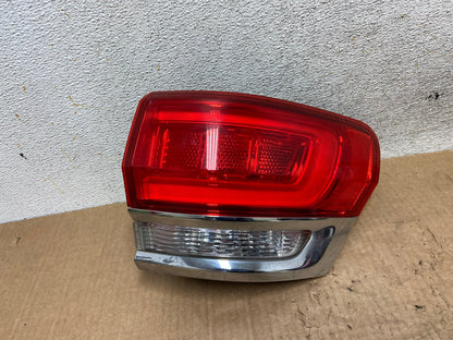 2014 - 2018 Jeep Grand Cherokee Right Passenger Rh Side Tail Light AI5600 LK0