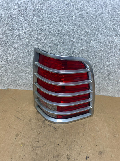 2002 2003 2004 2005 Mercury Mountaineer Right Passenger Tail Light Oem Z7933 DW0