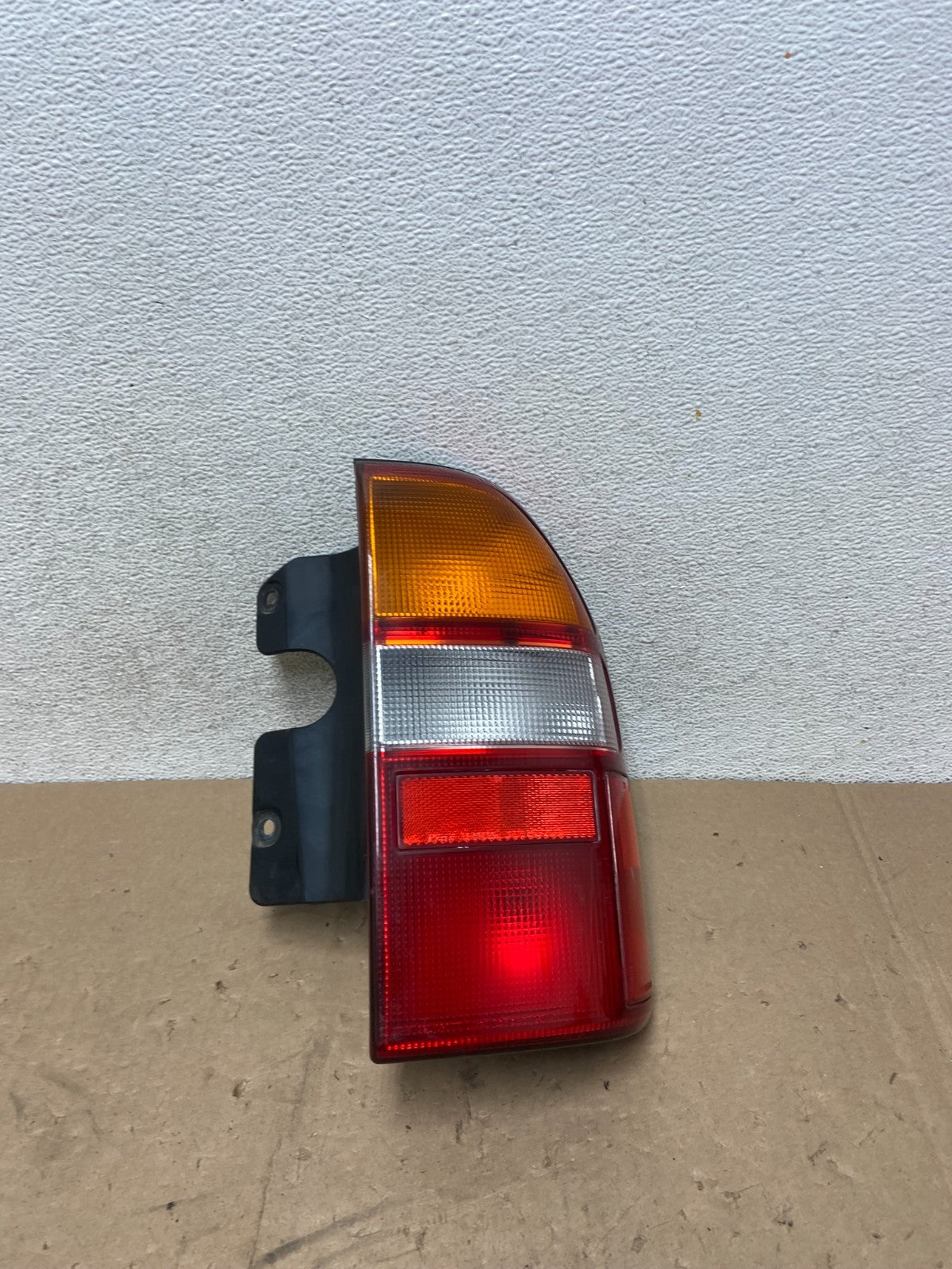 1999 to 2003 Suzuki XL-7 Vitara Right Passenger RH Side Tail Light AG5349 DW0