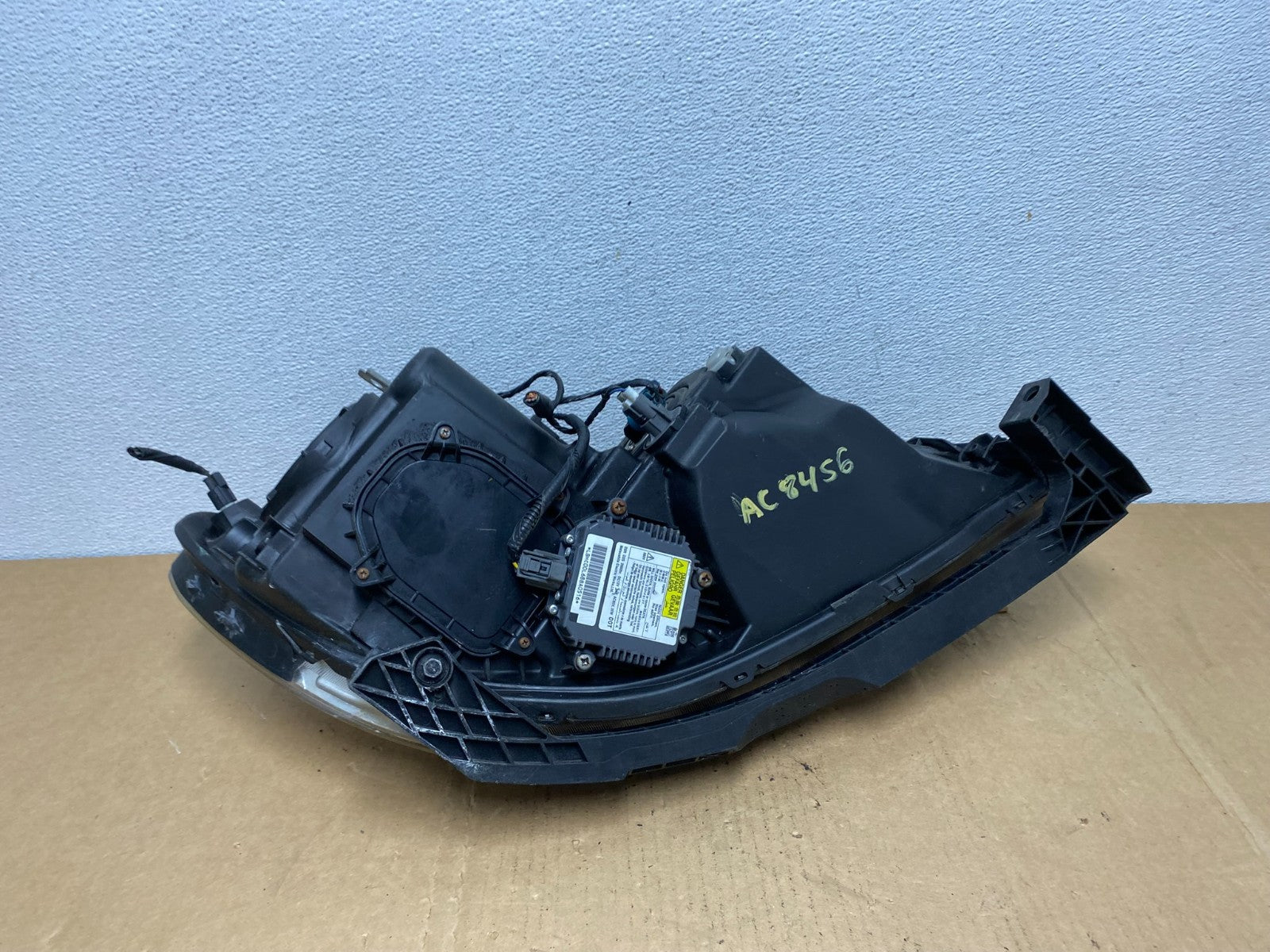 2005 to 2008 Acura RL Left Driver LH Side XENON HID Headlight AC8456 DW7
