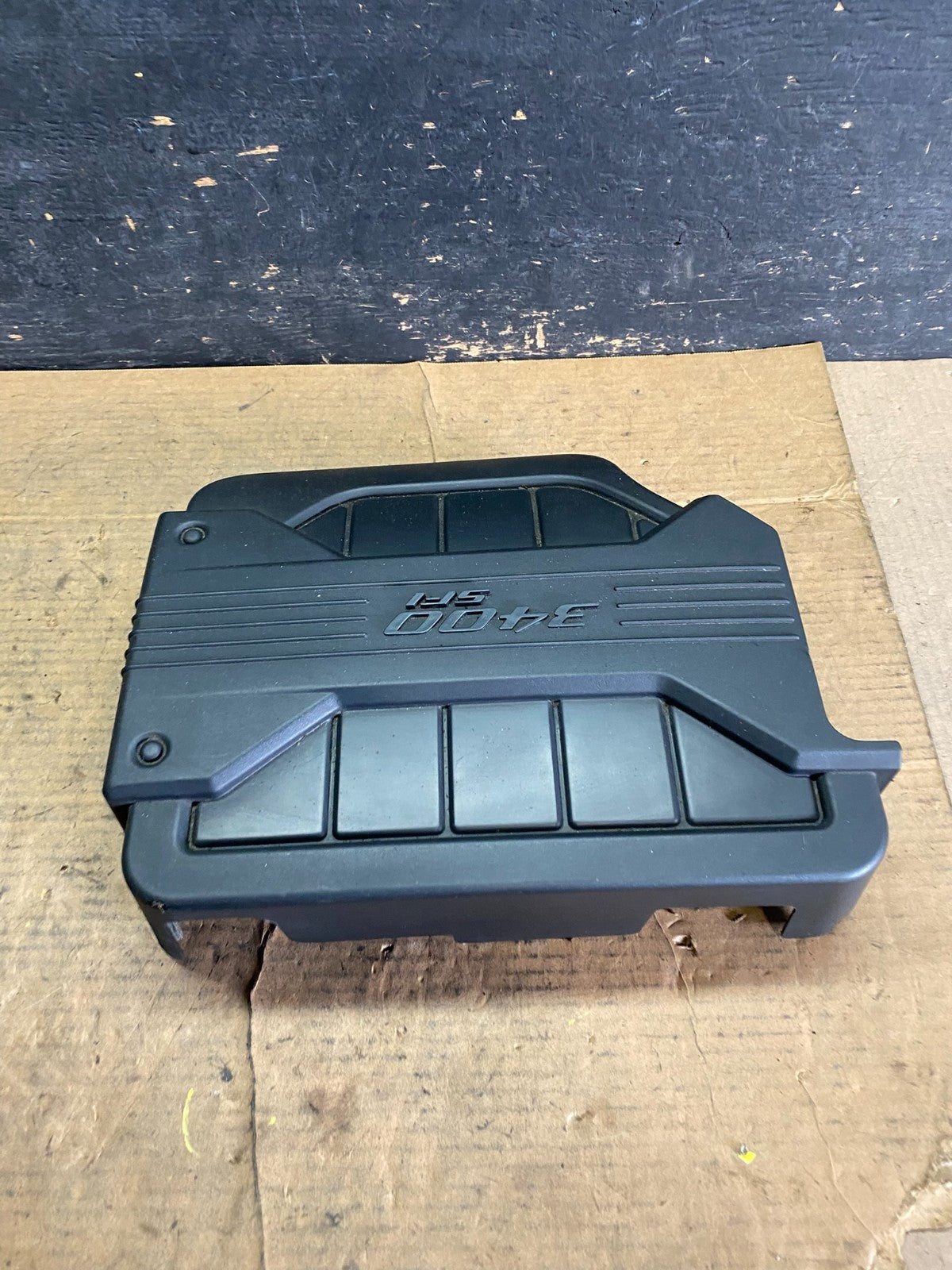 2004 2005 2006 Chevrolet Equinox Engine Cover 3.4L OEM Q9818 DG1