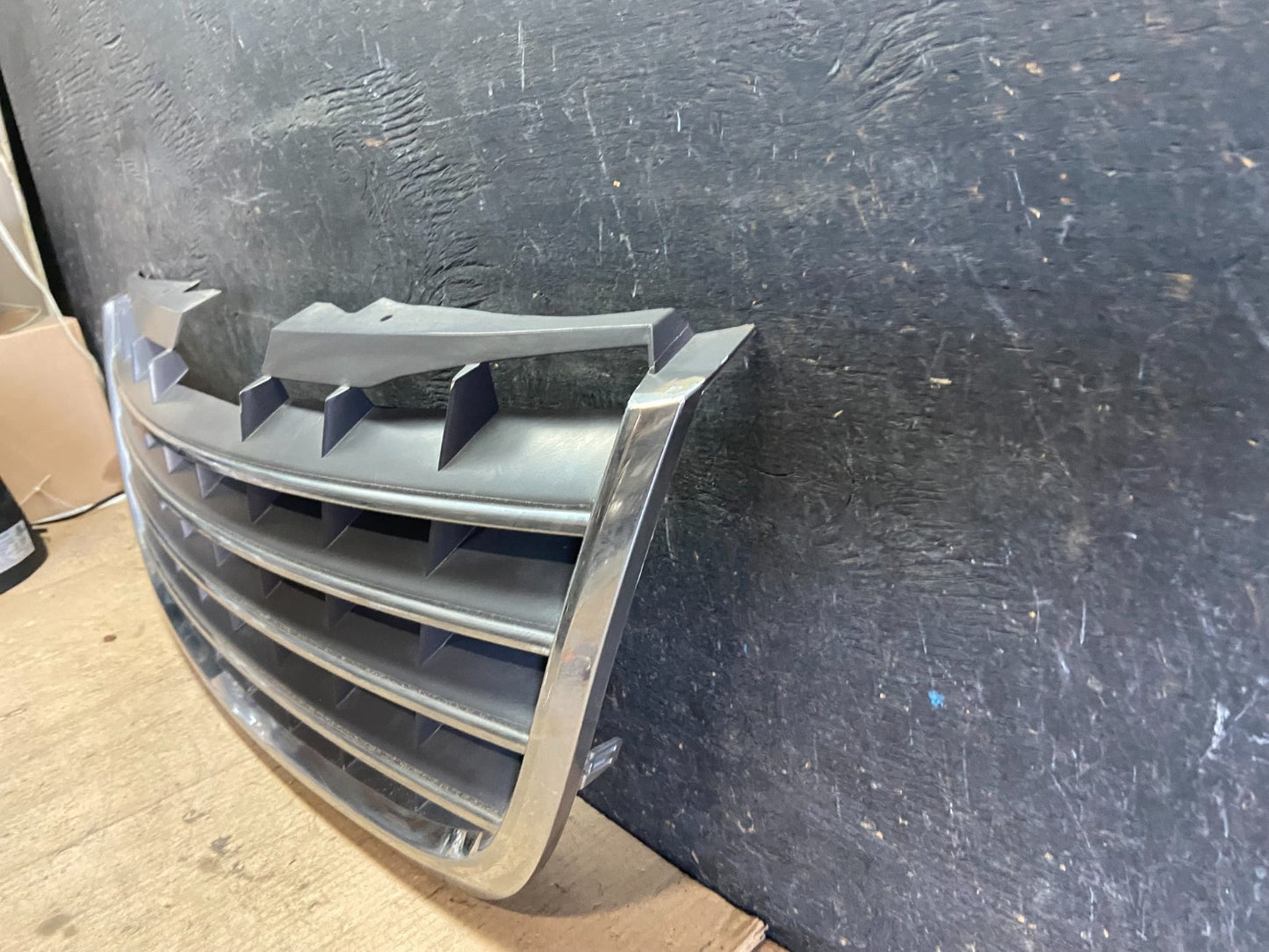 2008 to 2010 Chrysler Town & Country Front Upper Grill Grille Oem  q5964 DG1