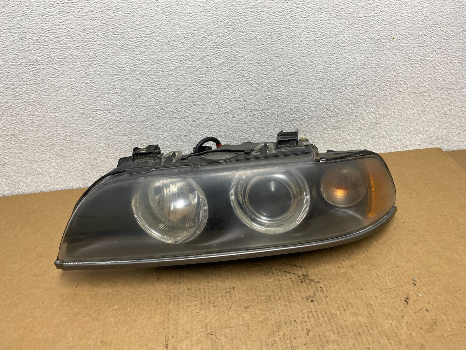 2001-2003 BMW E39 5 Series Headlight Left Driver LH Side XENON OEM AC2958 DW0