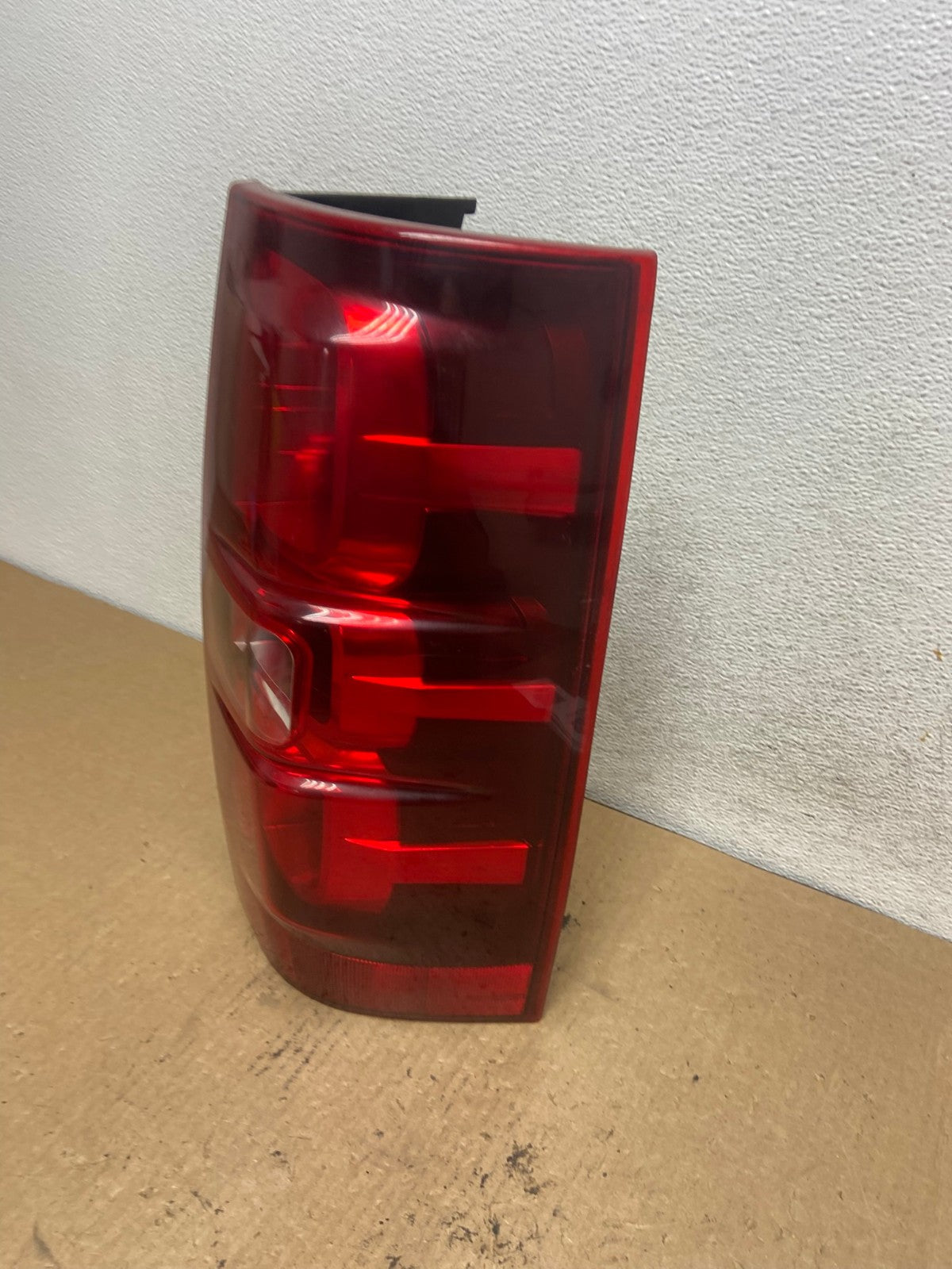 2008-2014 Chevrolet Tahoe Suburban Right Passenger Rh Tail Light AG2366 LK1