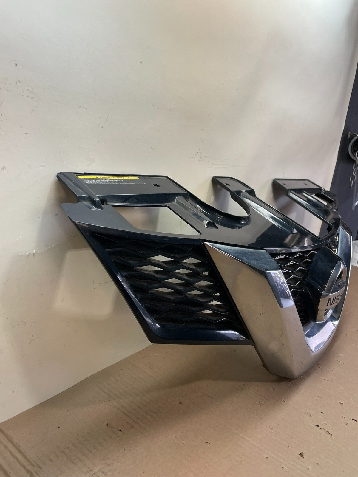 2014 2015 2016 Nissan Rogue Front Upper Chrome Grill Grille AH6579 PS2