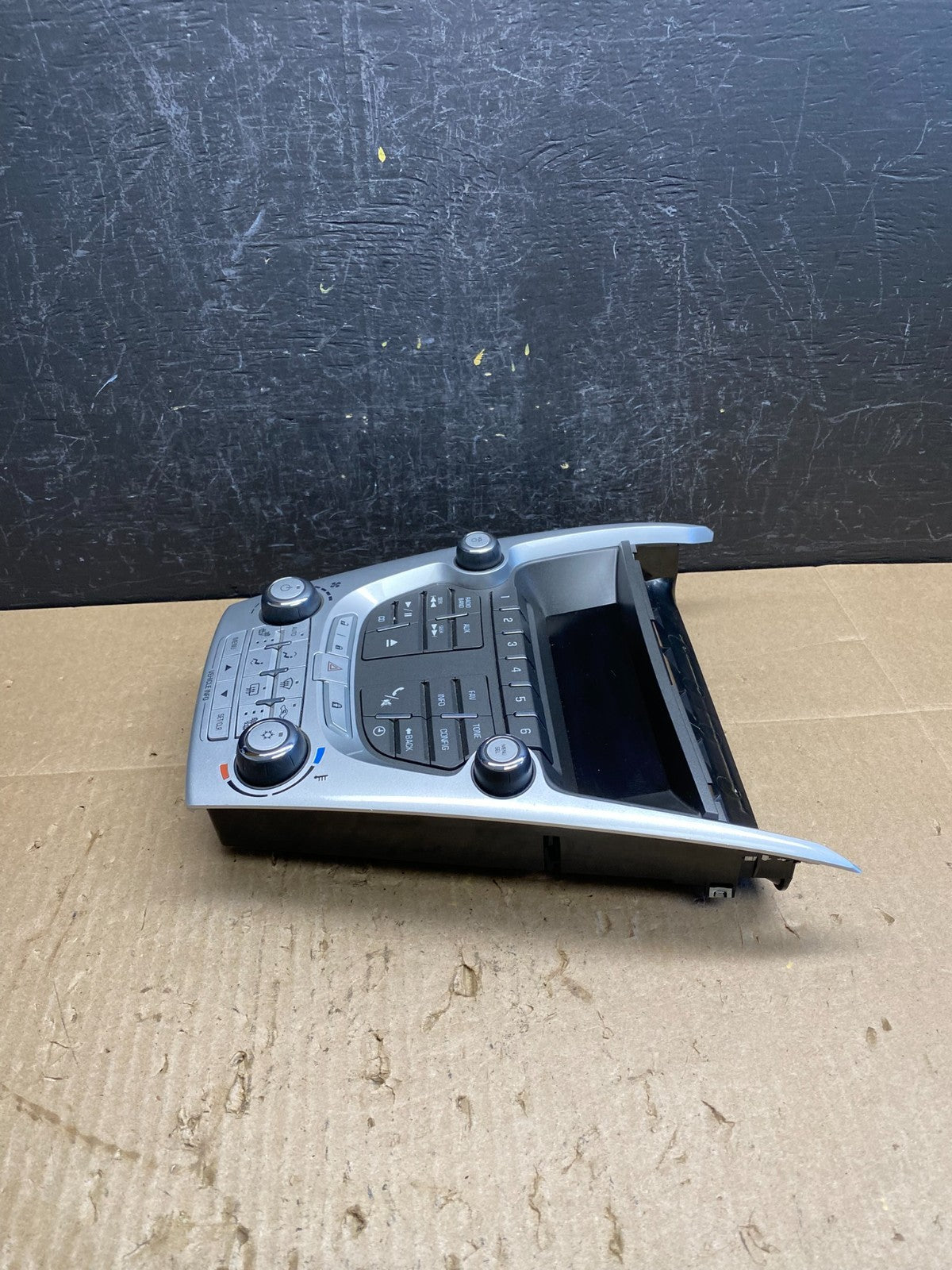 2010-2011 Chevrolet Equinox Radio Face Climate Control Panel Bezel ac9070 DG2