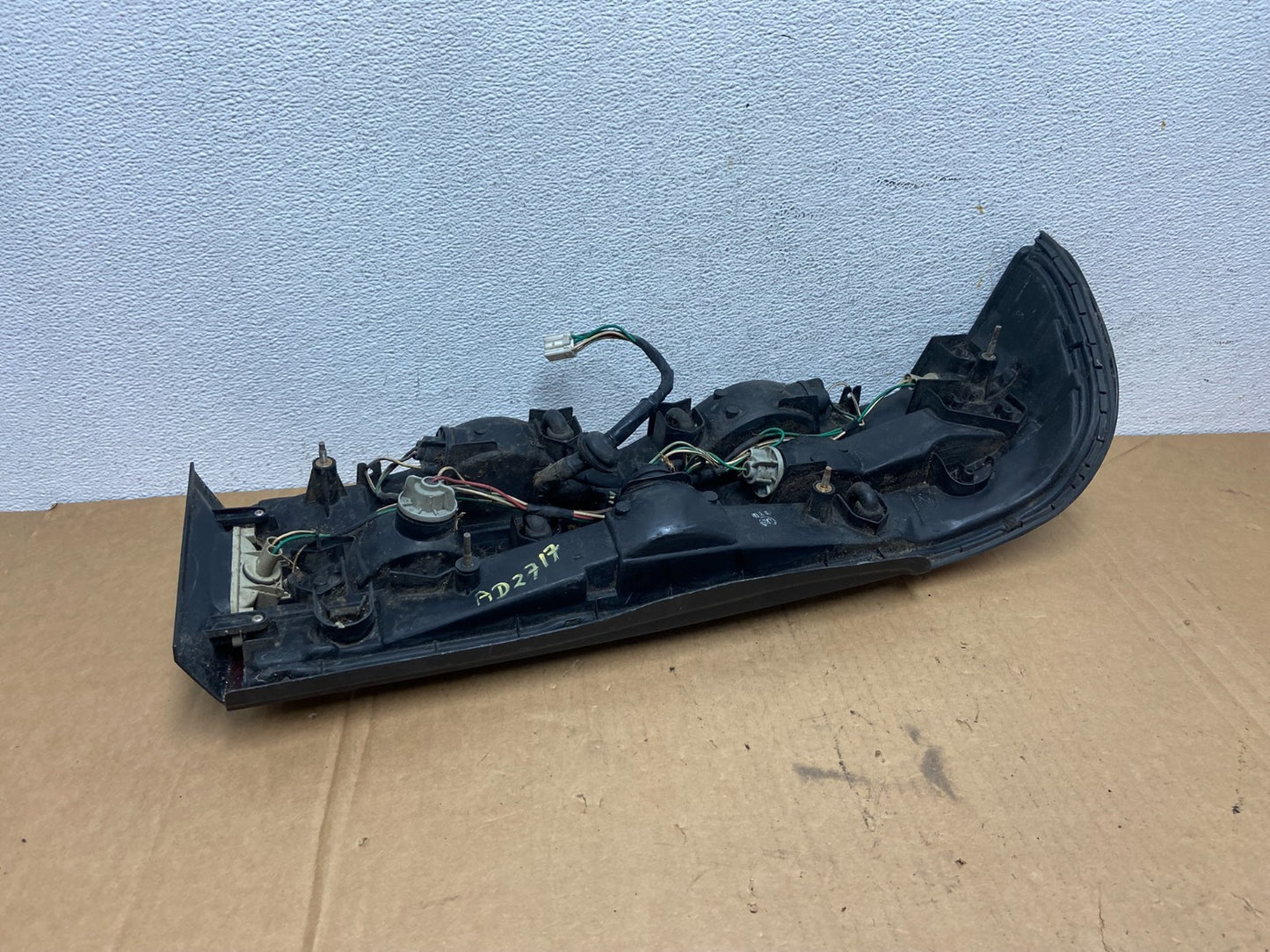 1995 1996 Lexus ES300 Right Passenger RH Side Tail Light ad2717 DG5