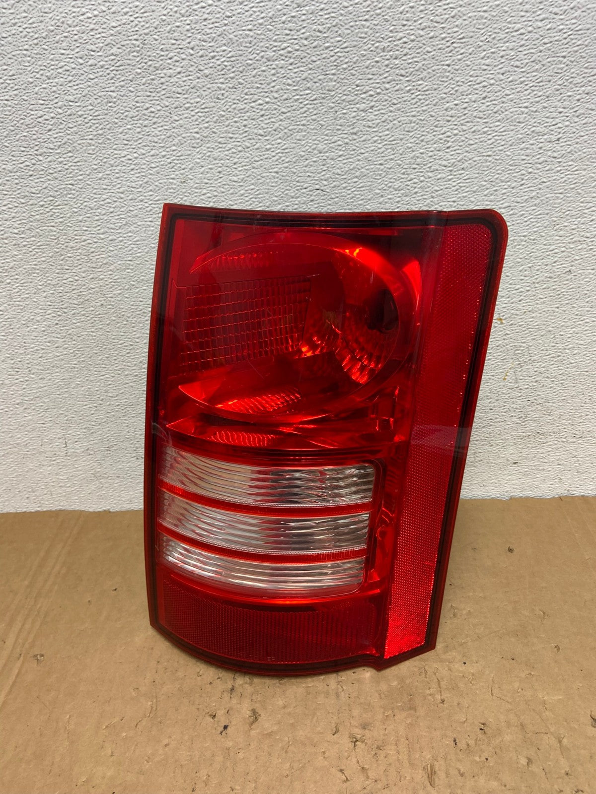 2008 - 2010 Chrysler Town And Country Right Passenger Tail Light AD3262 LK0