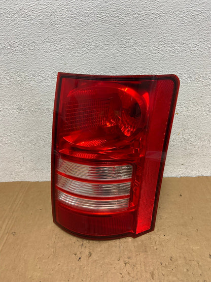2008 - 2010 Chrysler Town And Country Right Passenger Tail Light AD3262 LK0