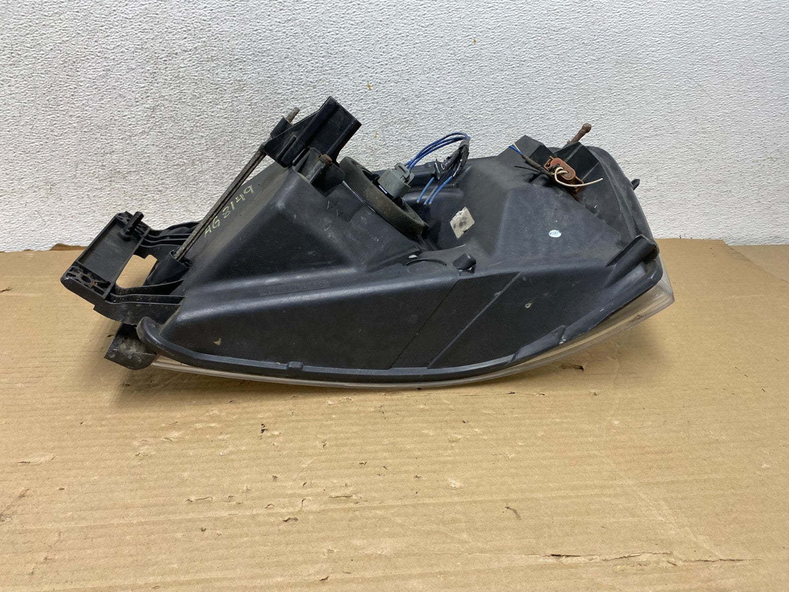 2006 to 2008 Dodge Ram 2500 Right Passenger Halogen Headlight AG8149 DW8