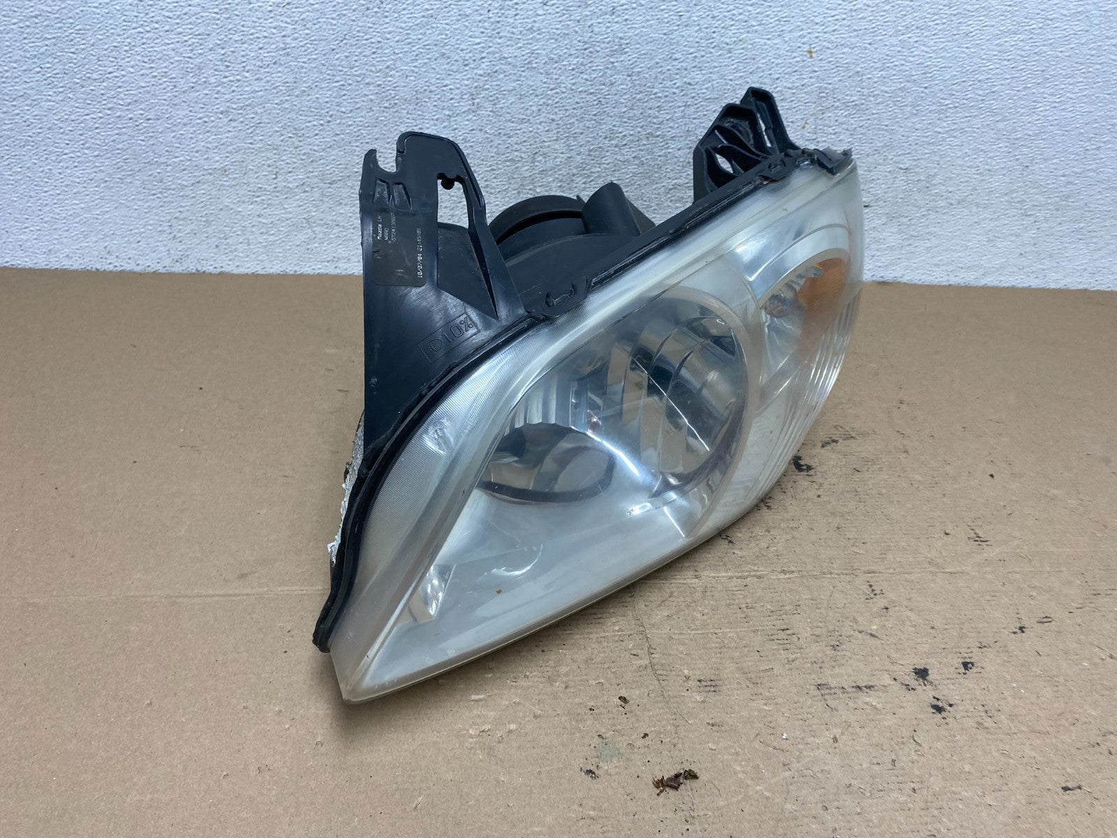 2005 - 2006 Mazda Tribute Left Driver LH Halogen Headlight AF4752 DW2