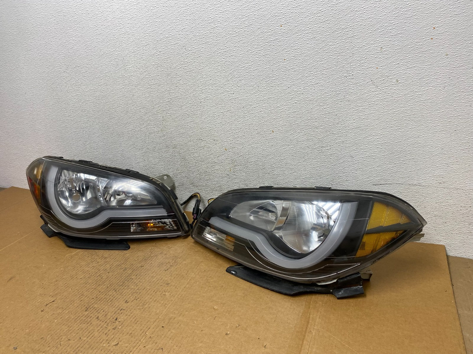 2008 to 2012 Chevrolet Malibu Left+Right Set LED Headlights AE0557 DG1