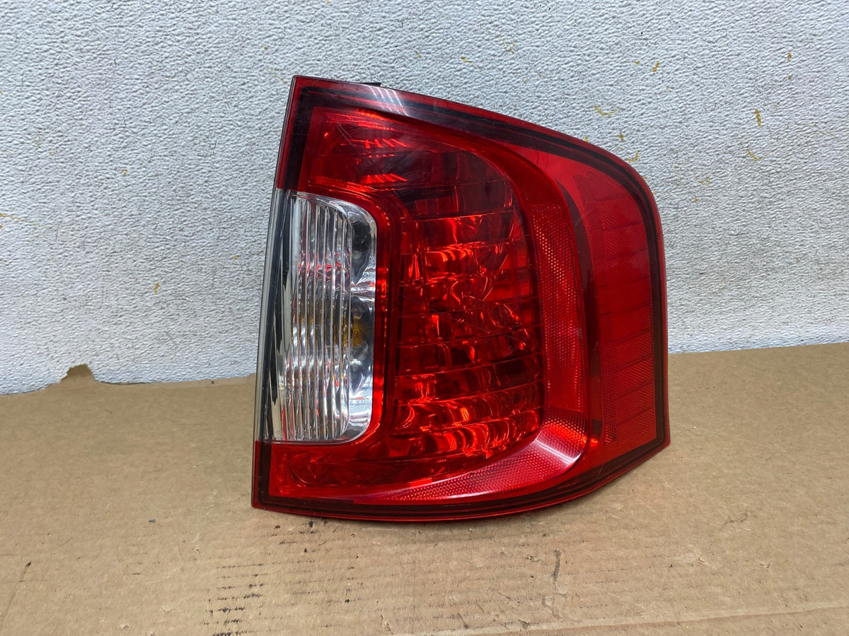 2011 2012 2013 2014 Ford Edge Right Passenger RH Side Tail light AH8015 LK0