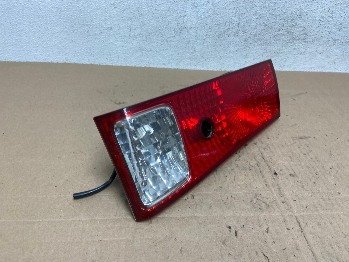 2000-2001 Toyota Camry Tail Light Right Passenger Rh Side Inner AE6079 LK2
