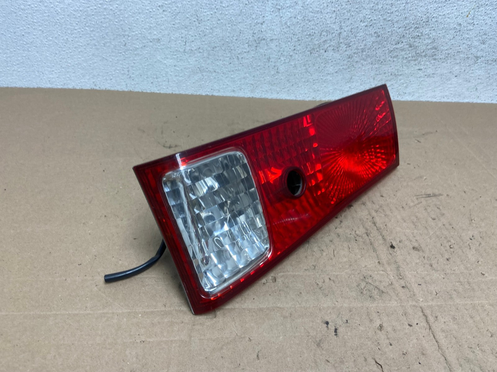 2000-2001 Toyota Camry Tail Light Right Passenger Rh Side Inner AE6079 LK2