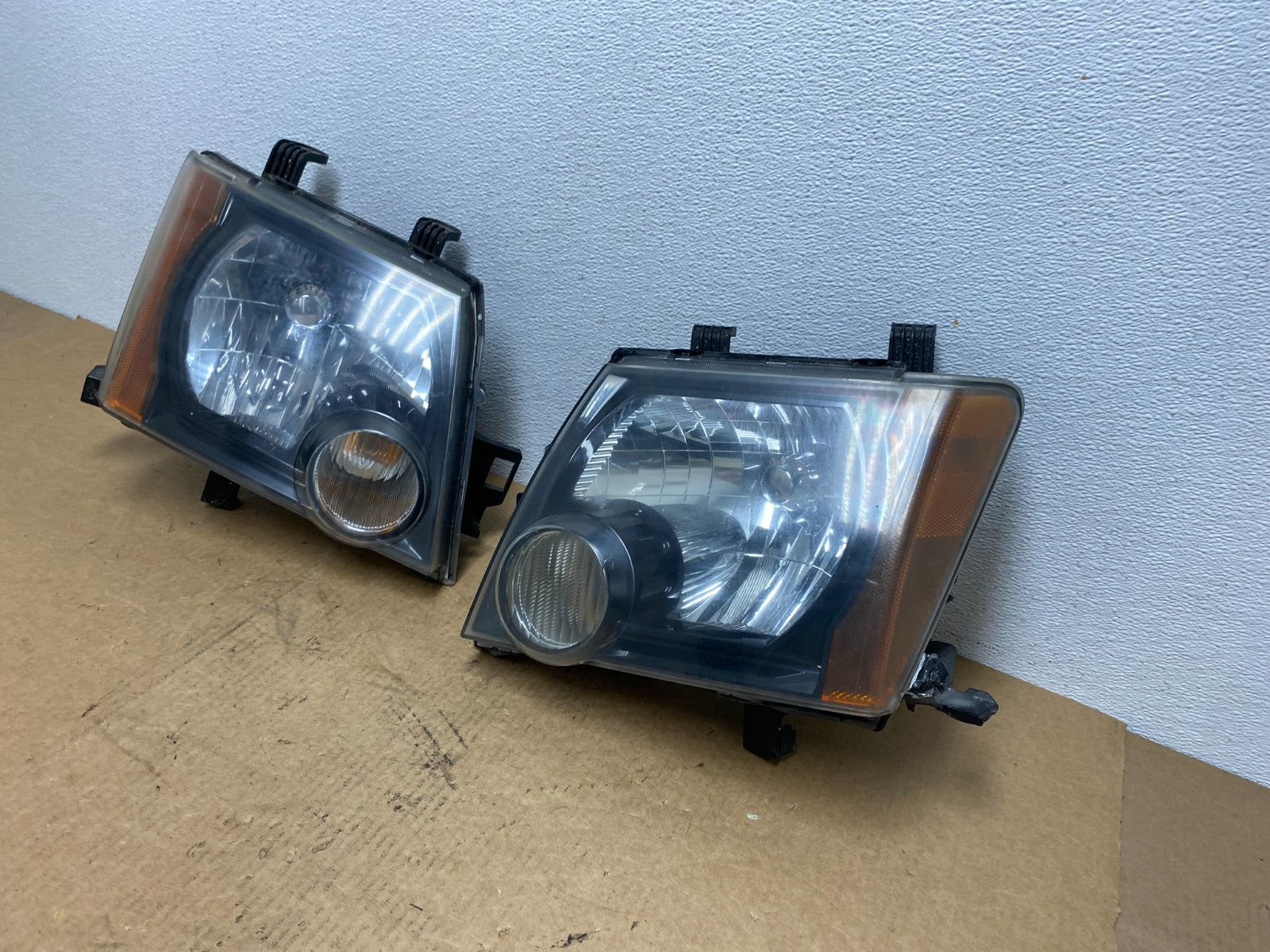 2005-2015 Nissan Xterra Left+Right Side Set Headlights OEM AC3022 DW1