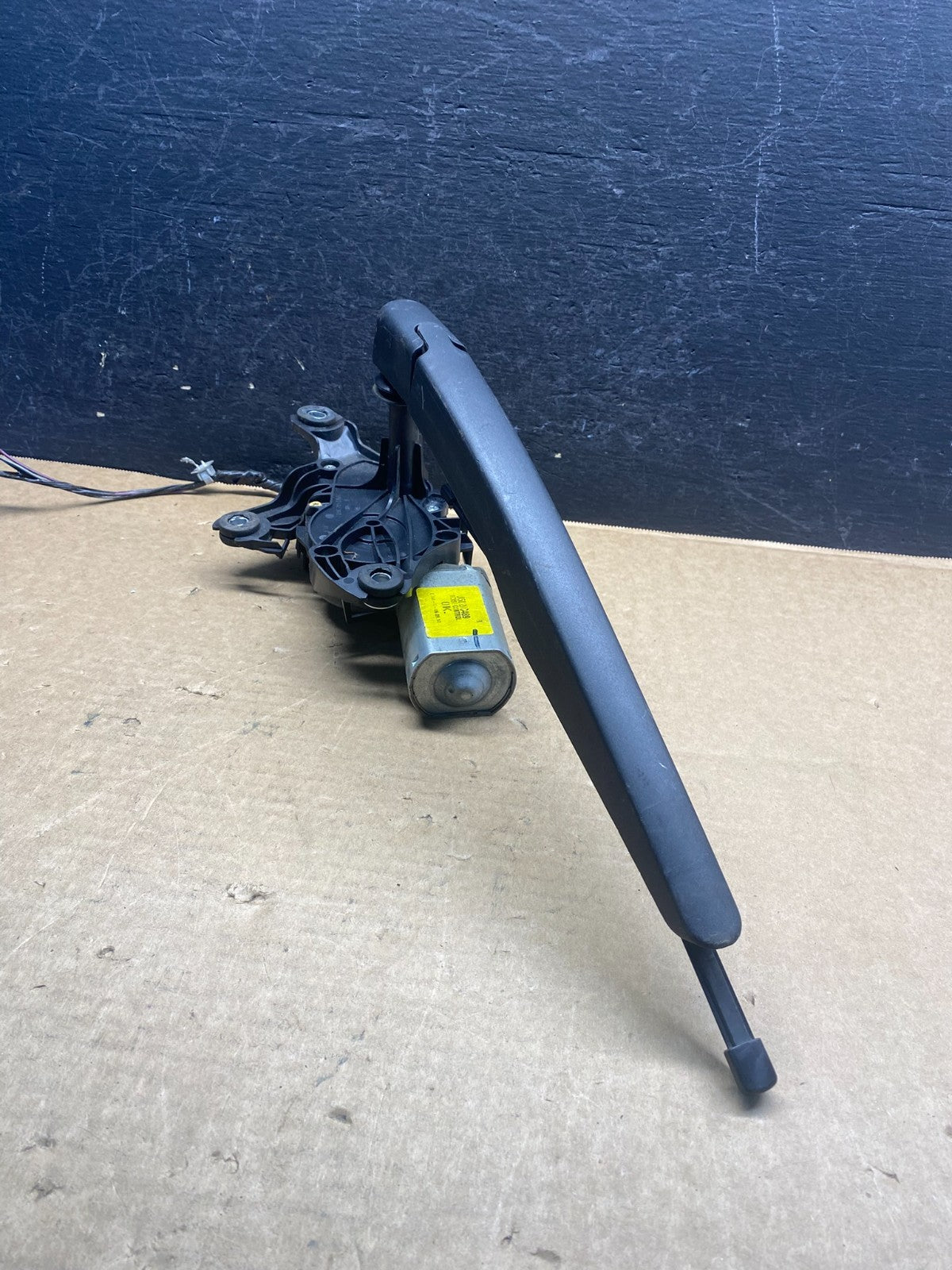 2011 to 2019 Ford Explorer Rear Windshield Wiper Motor AF6634 DG2