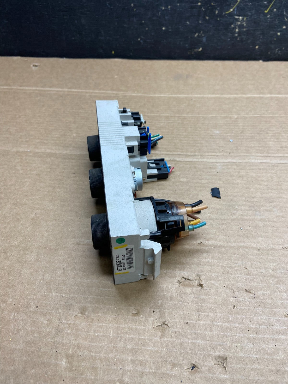 2008-2010 Chevrolet Express 1500 2500 3500 Climate Control Panel W0226 DG2