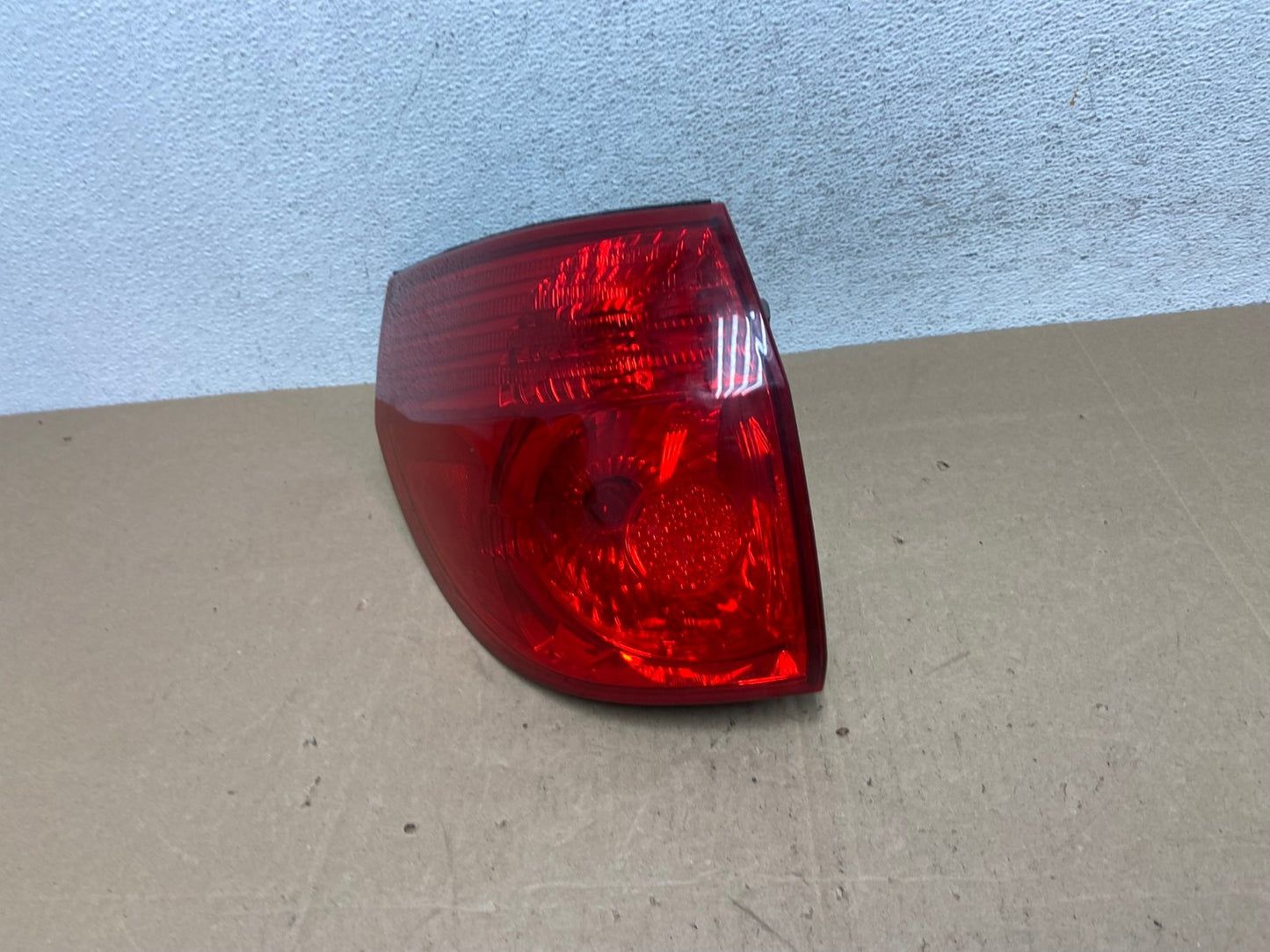 2006 to 2010 Toyota Sienna Left Driver LH Side Tail Light AE5031 LK1