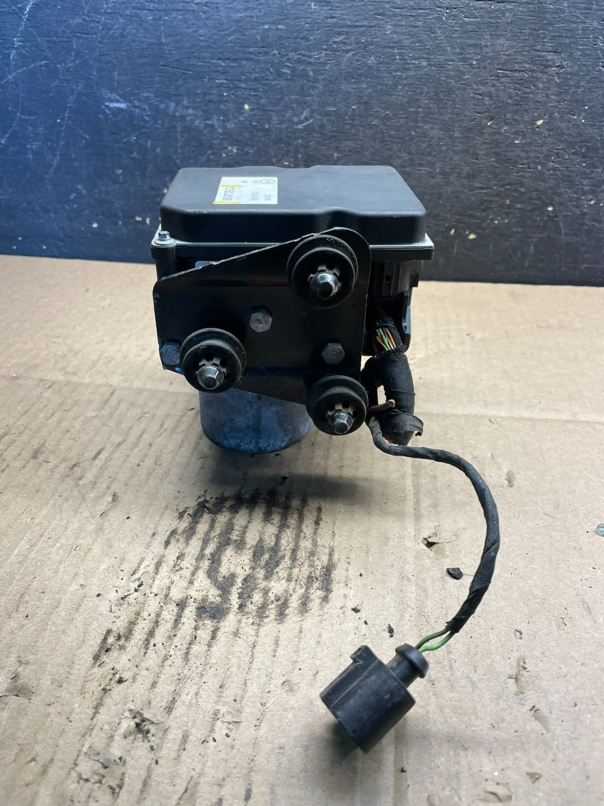 2009 to 2012 Audi A4 ABS Anti-Lock Brake Pump 8K0907379AB OEM u2194 DG3