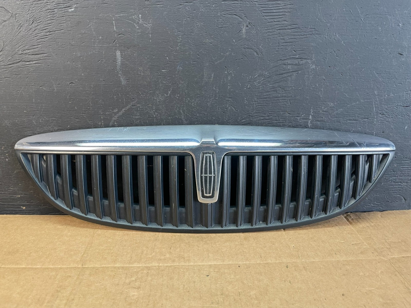2000 to 2002 Lincoln LS Front Hood Bumper Grill Grille W/Emblem ac5138 DG0