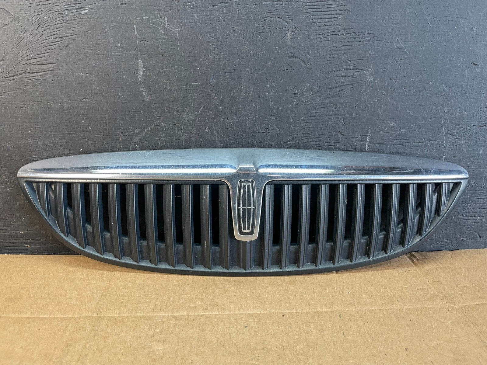 2000 to 2002 Lincoln LS Front Hood Bumper Grill Grille W/Emblem ac5138 DG0