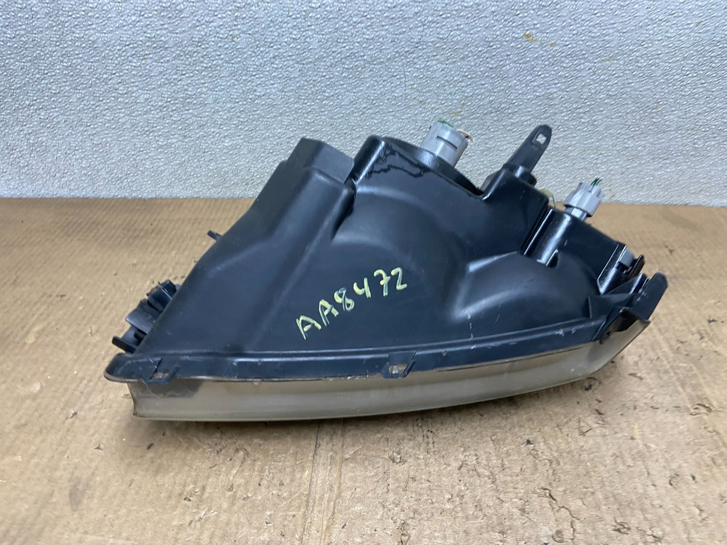 2004 to 2009 Mitsubishi Galant Right Passenger Headlight Halogen Oem AA8472 DW7