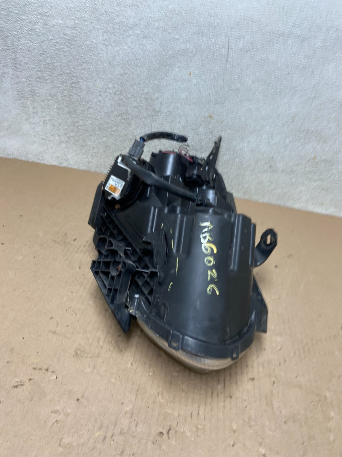 2008 to 2013 Nissan Rogue HID Xenon Headlight Left Driver Lh Side Oem AB6026 DW8