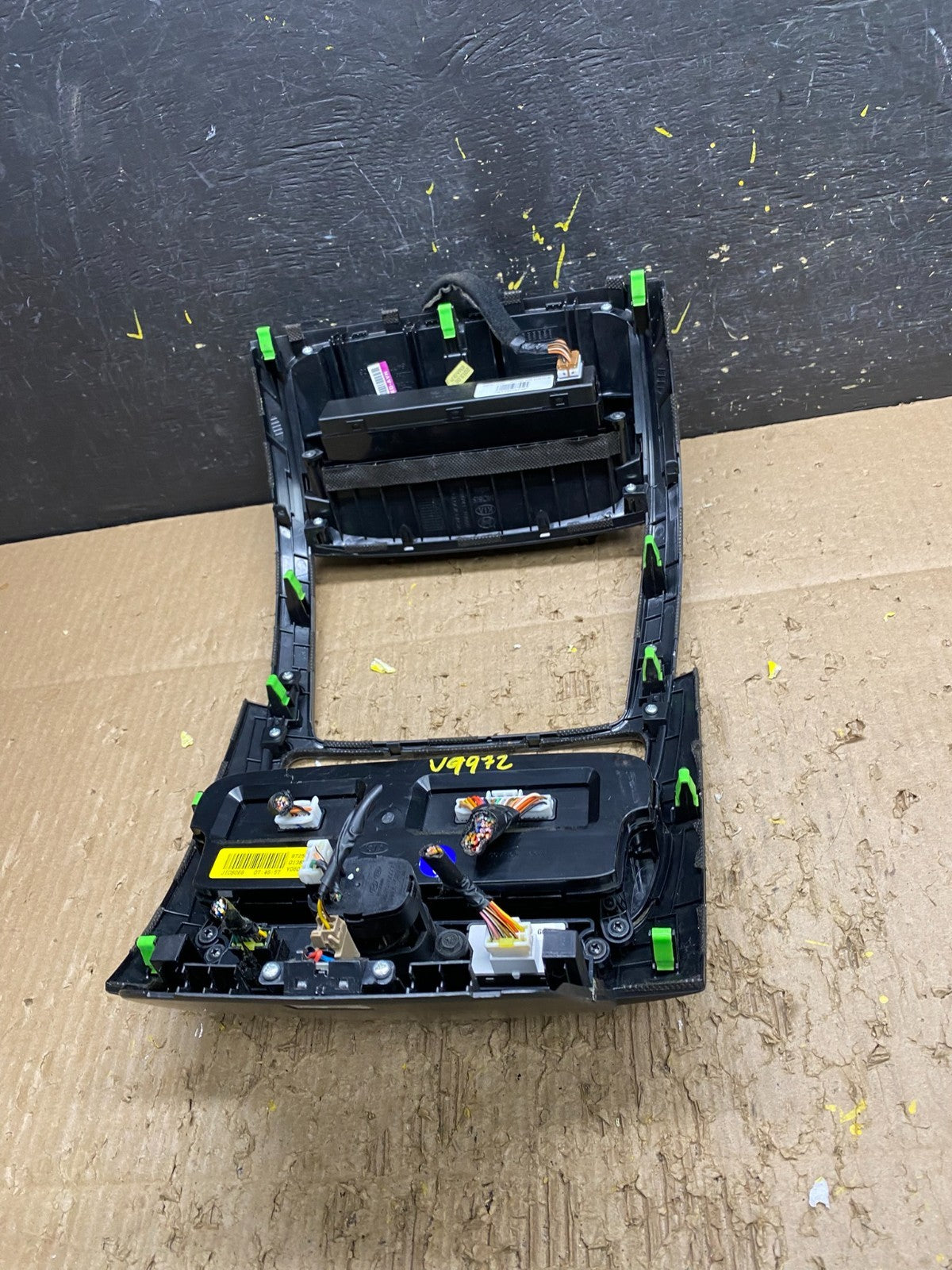 2014 2015 Kia Sorento Temp AC Climate Control Panel Trim 972501u585 V9972 DG4