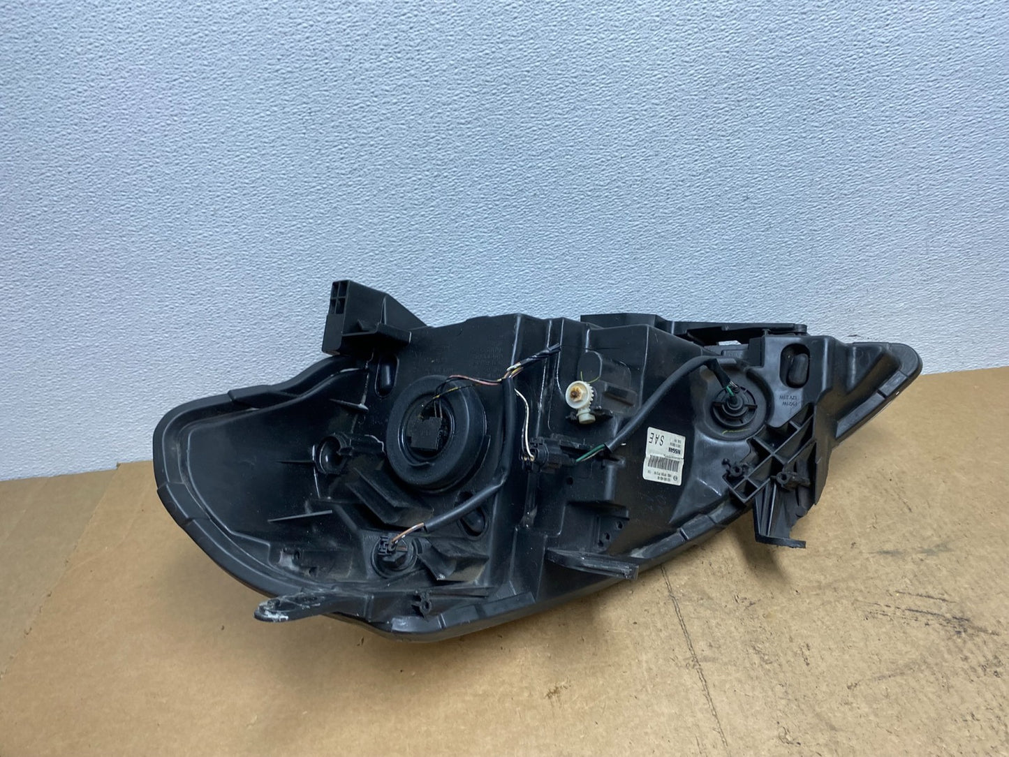 2008 to 2012 Nissan Versa Headlight Right Passenger Rh Side AC3420 DW6