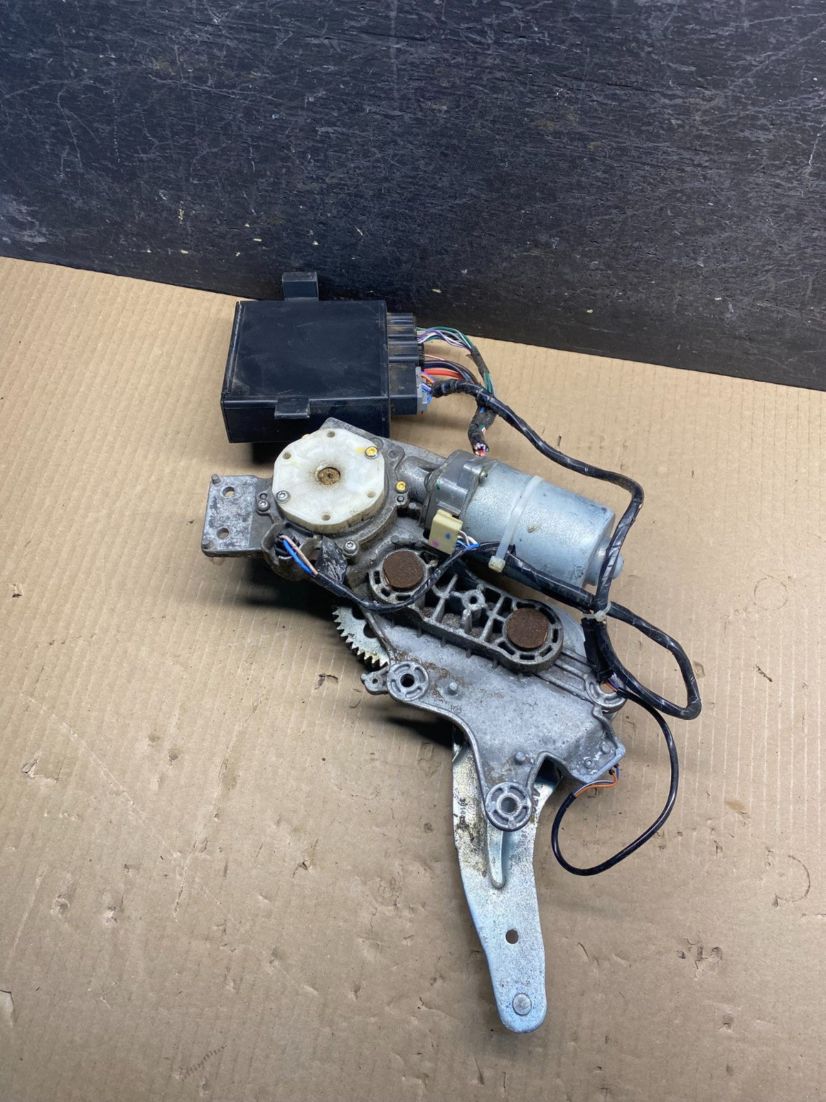 2007 2008 Acadia Enclave Escalade Suburban Liftgate Door Module Motor ah7470 DG1
