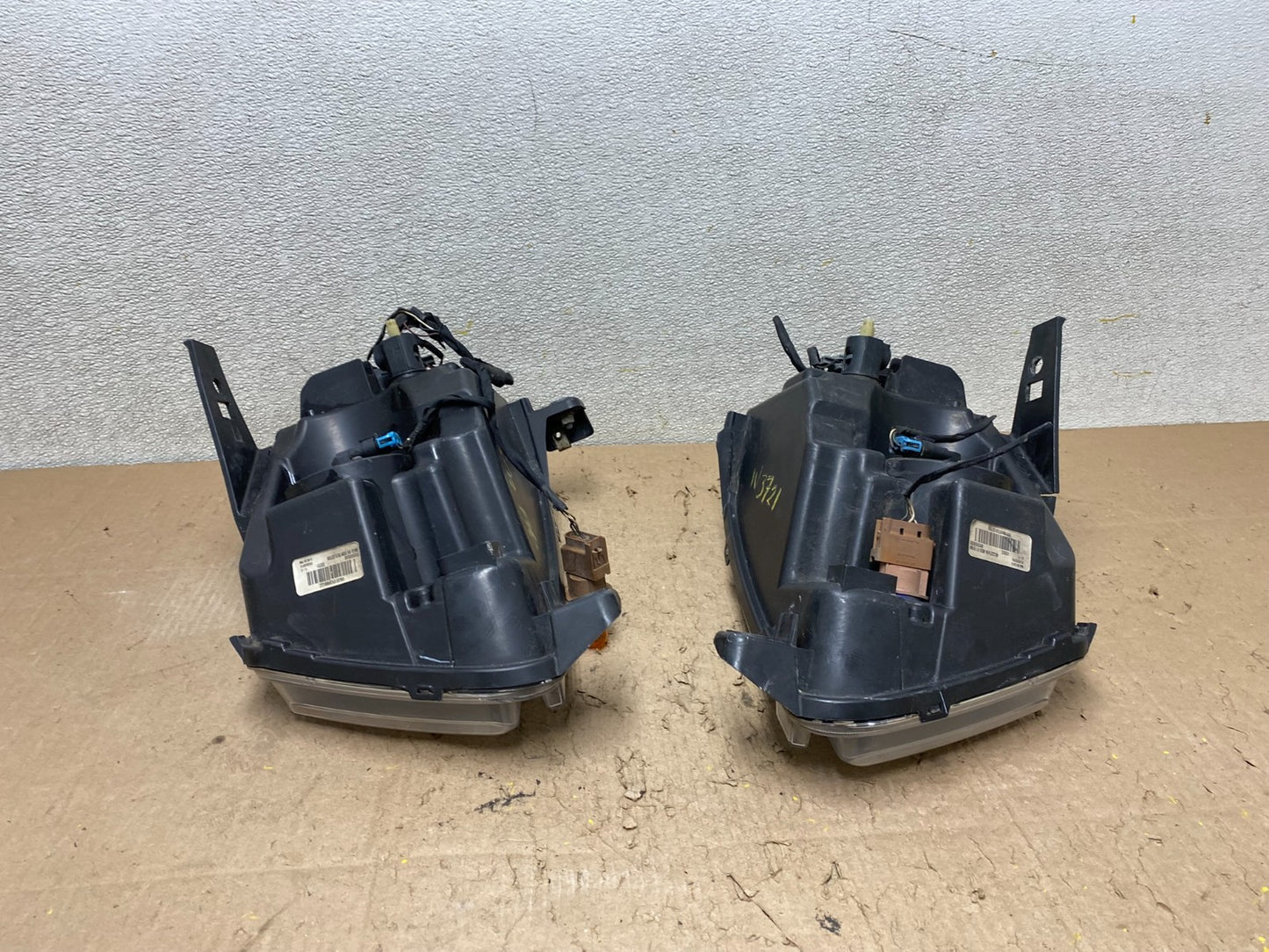 2011-2013 Jeep Grand Cherokee Left+Right Halogen Headlights W3721 DW15