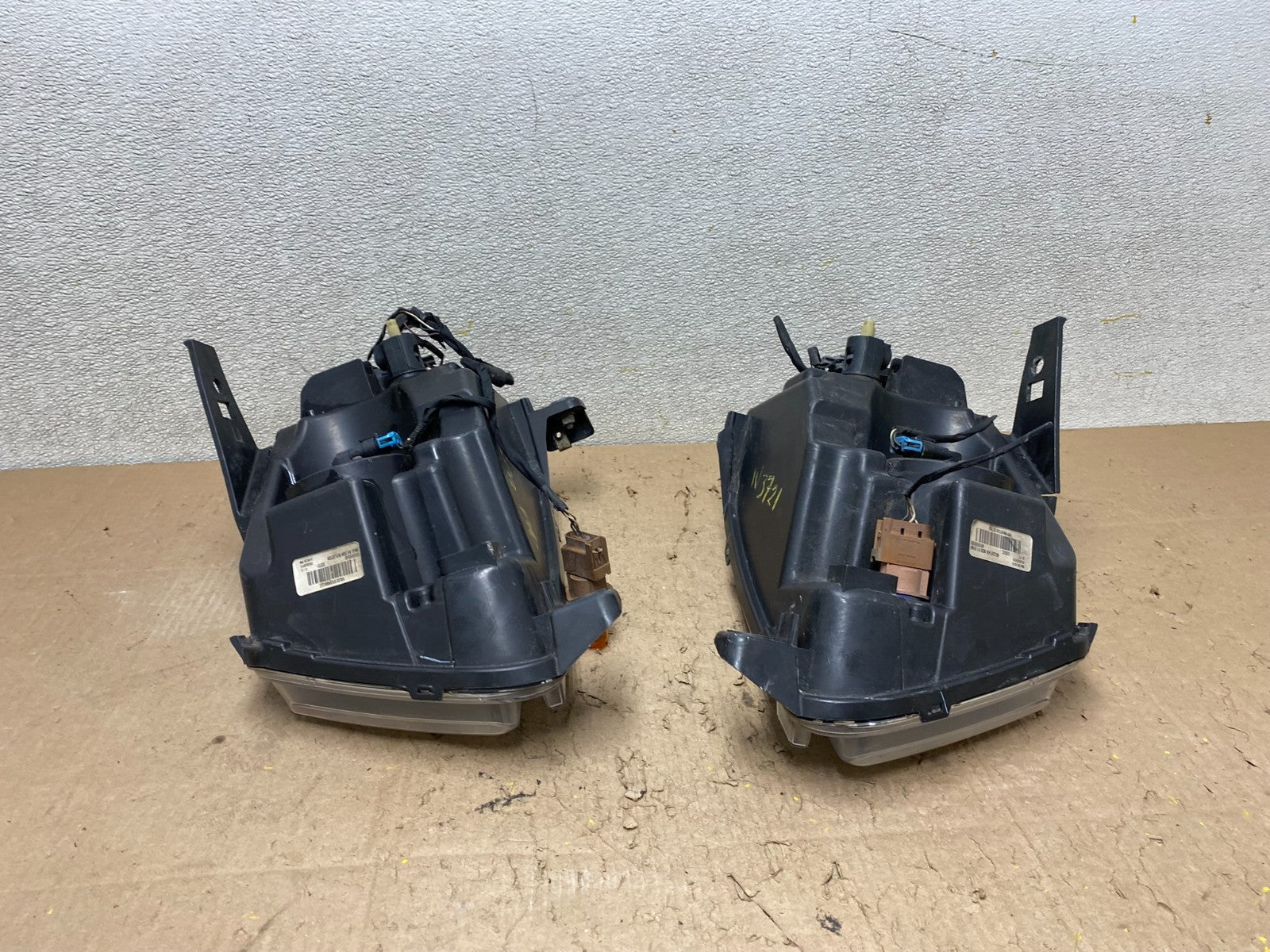 2011-2013 Jeep Grand Cherokee Left+Right Halogen Headlights W3721 DW15