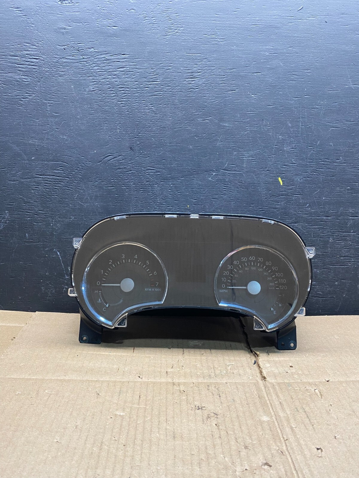 2010 Mercury Mountaineer  Speedometer Cluster Gauge Oem v1686 DG0