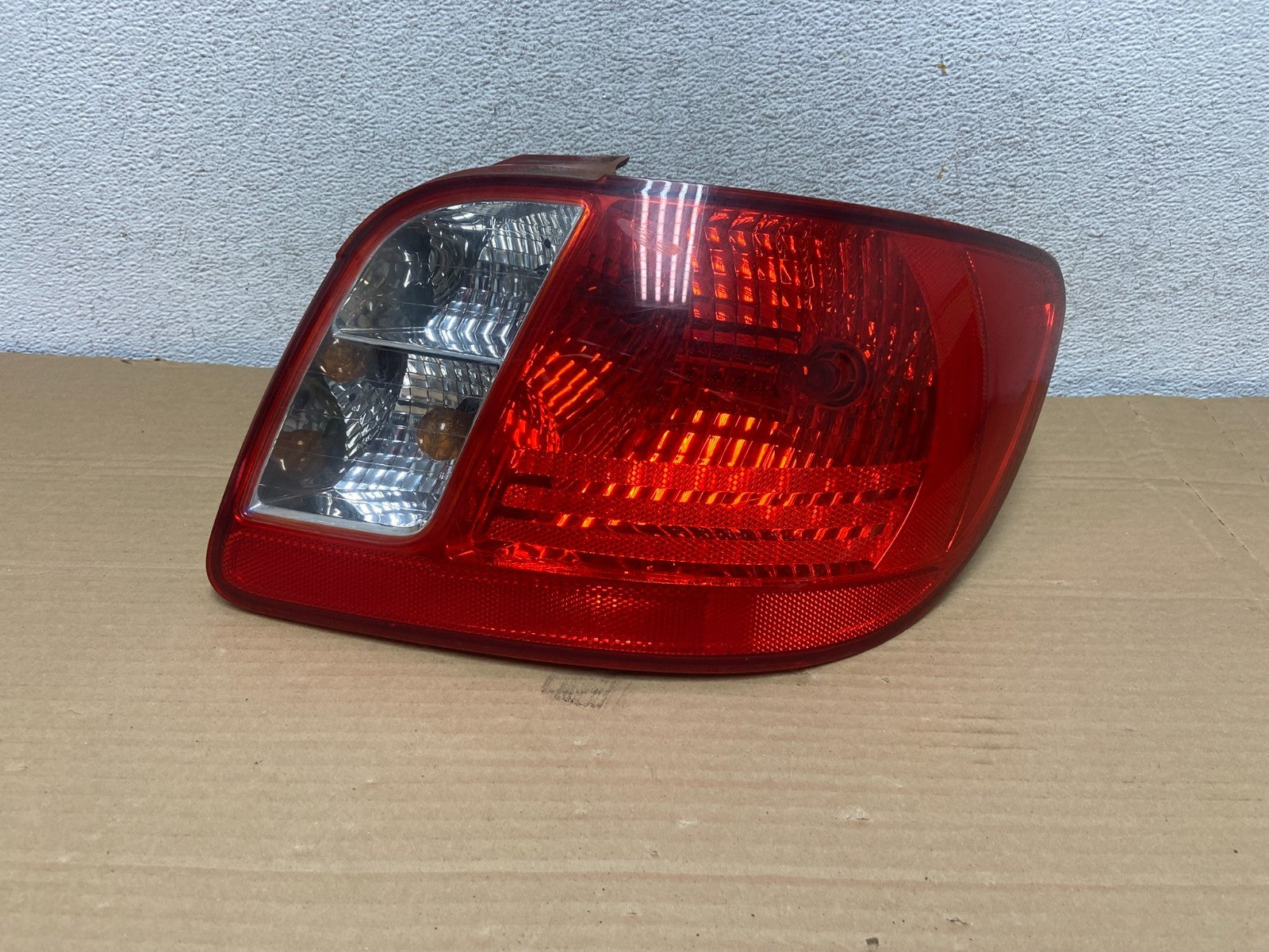 2006 to 2011 Kia Rio Sedan Right Passenger RH Side Tail Light AG8848 DW0